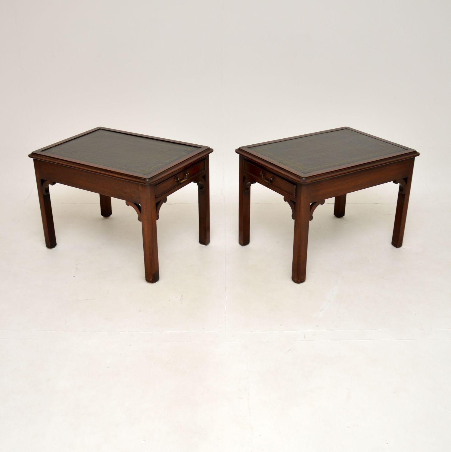 Georgian Pair of Antique Leather Top Side Tables For Sale