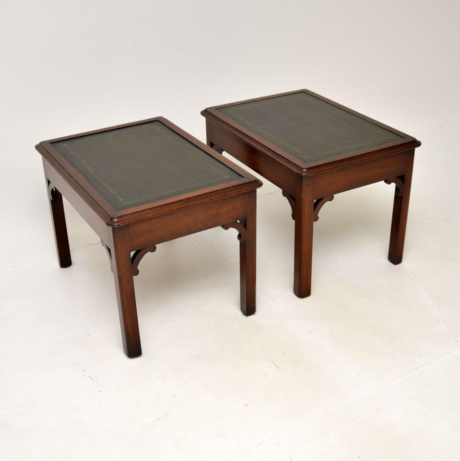 Pair of Antique Leather Top Side Tables In Good Condition For Sale In London, GB