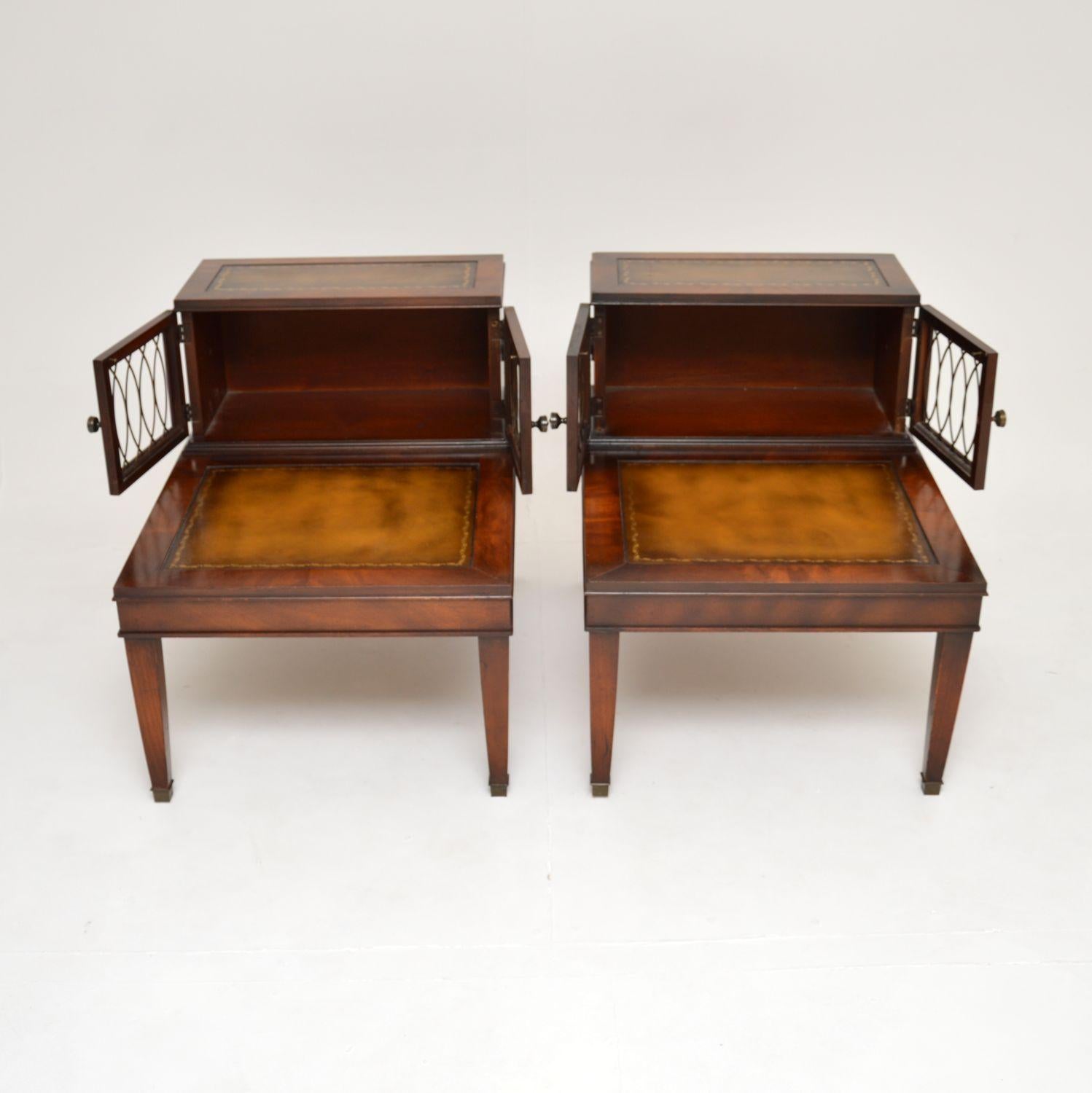 Pair of Antique Leather Top Side Tables In Good Condition In London, GB