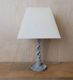 Paire de lampes de bureau anciennes en chêne chaulé à torsion d'orge