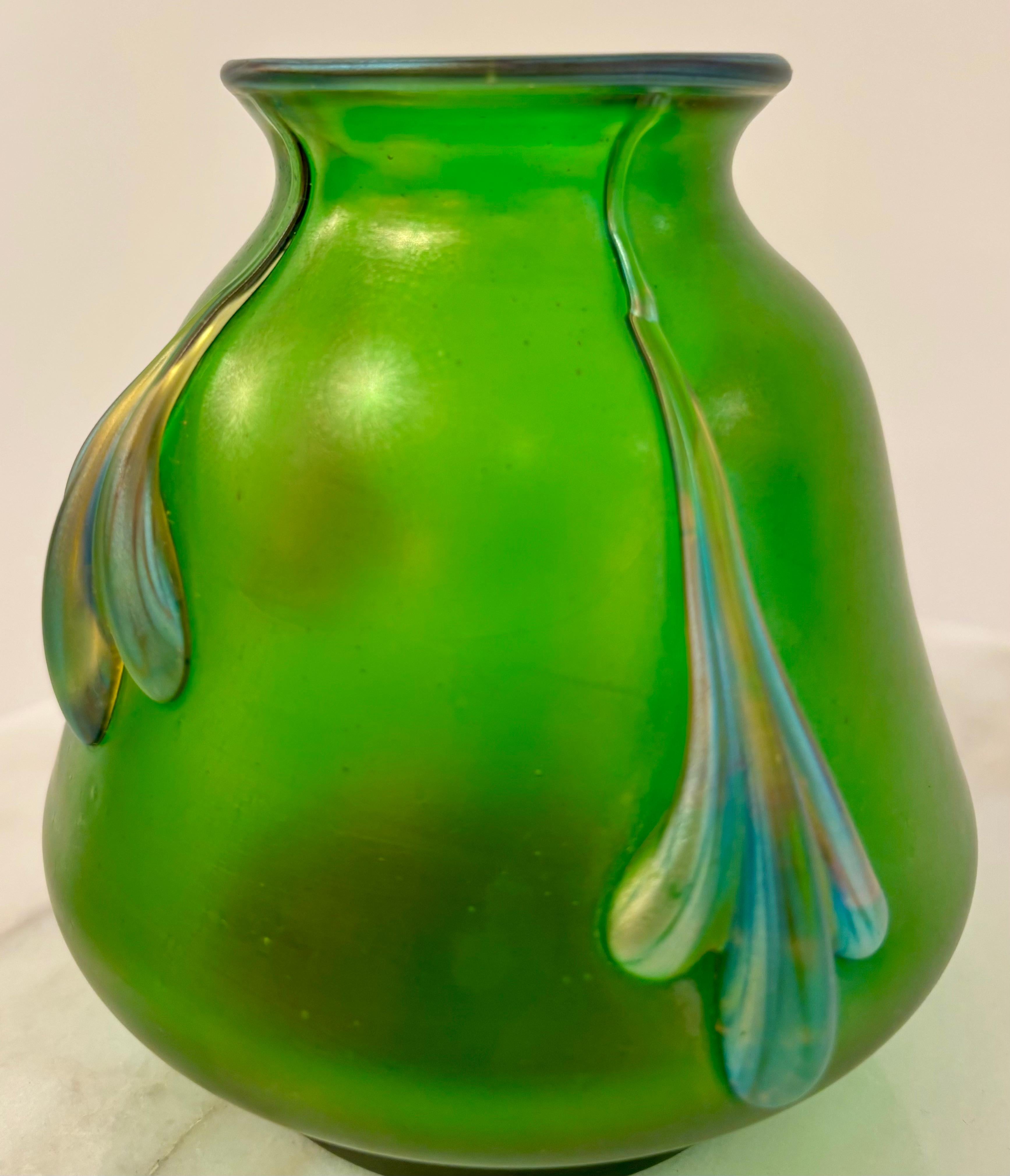 Pair of Antique Loetz Iridescent Green Art Nouveau Glass Vases, Bohemian, 1900 For Sale 1