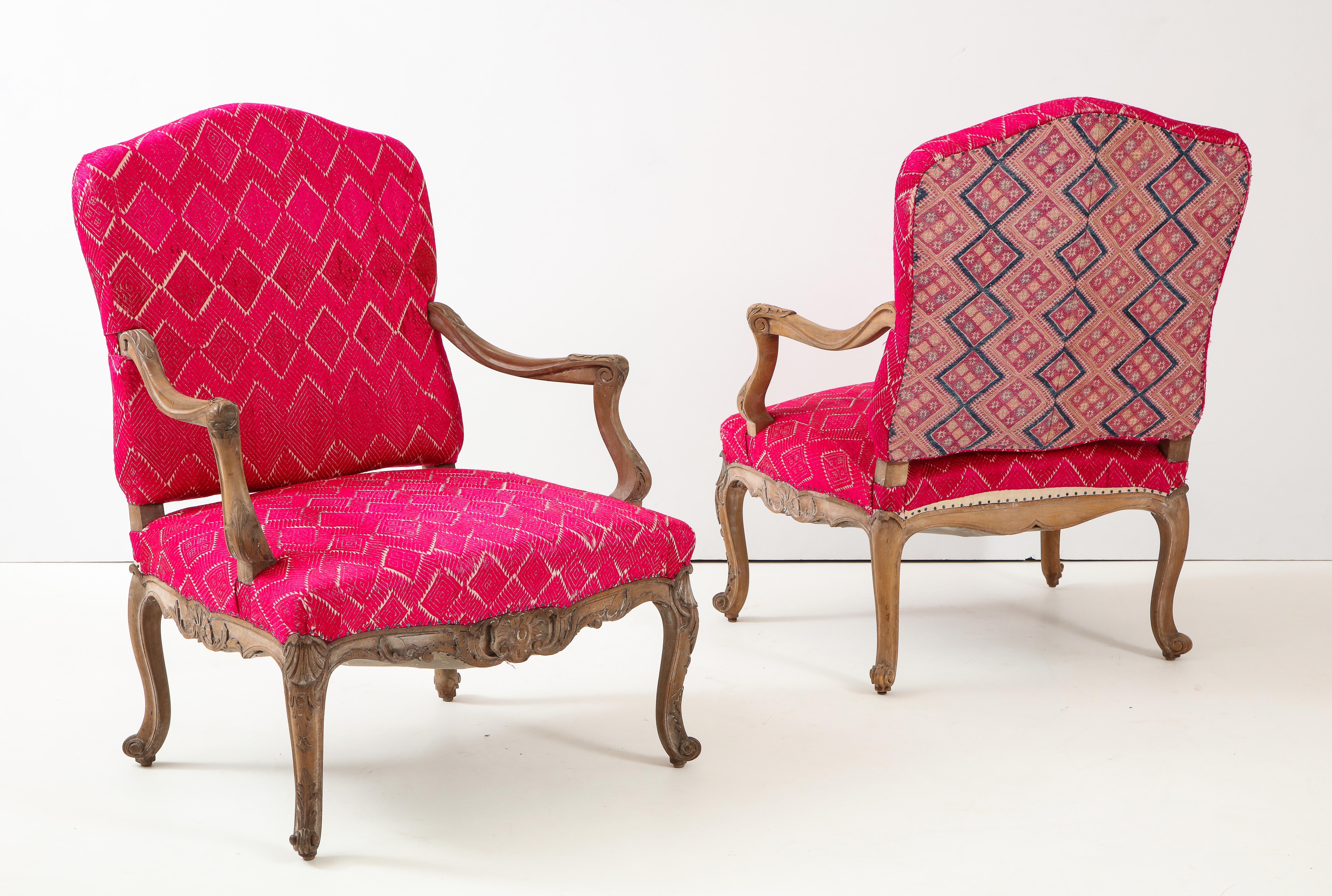 19th Century Pair of Antique Louis XV Chairs For Sale