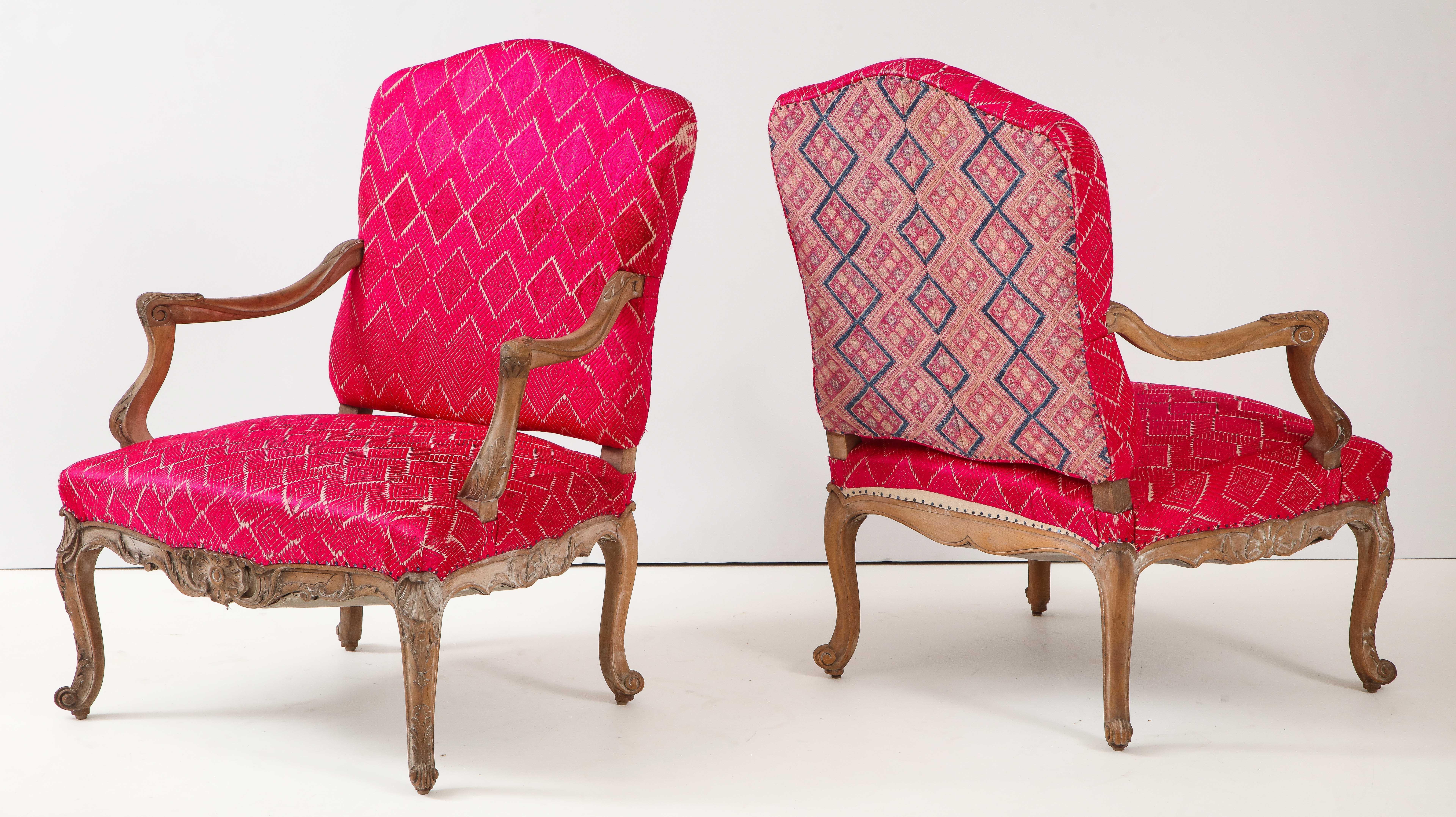 Wood Pair of Antique Louis XV Chairs For Sale