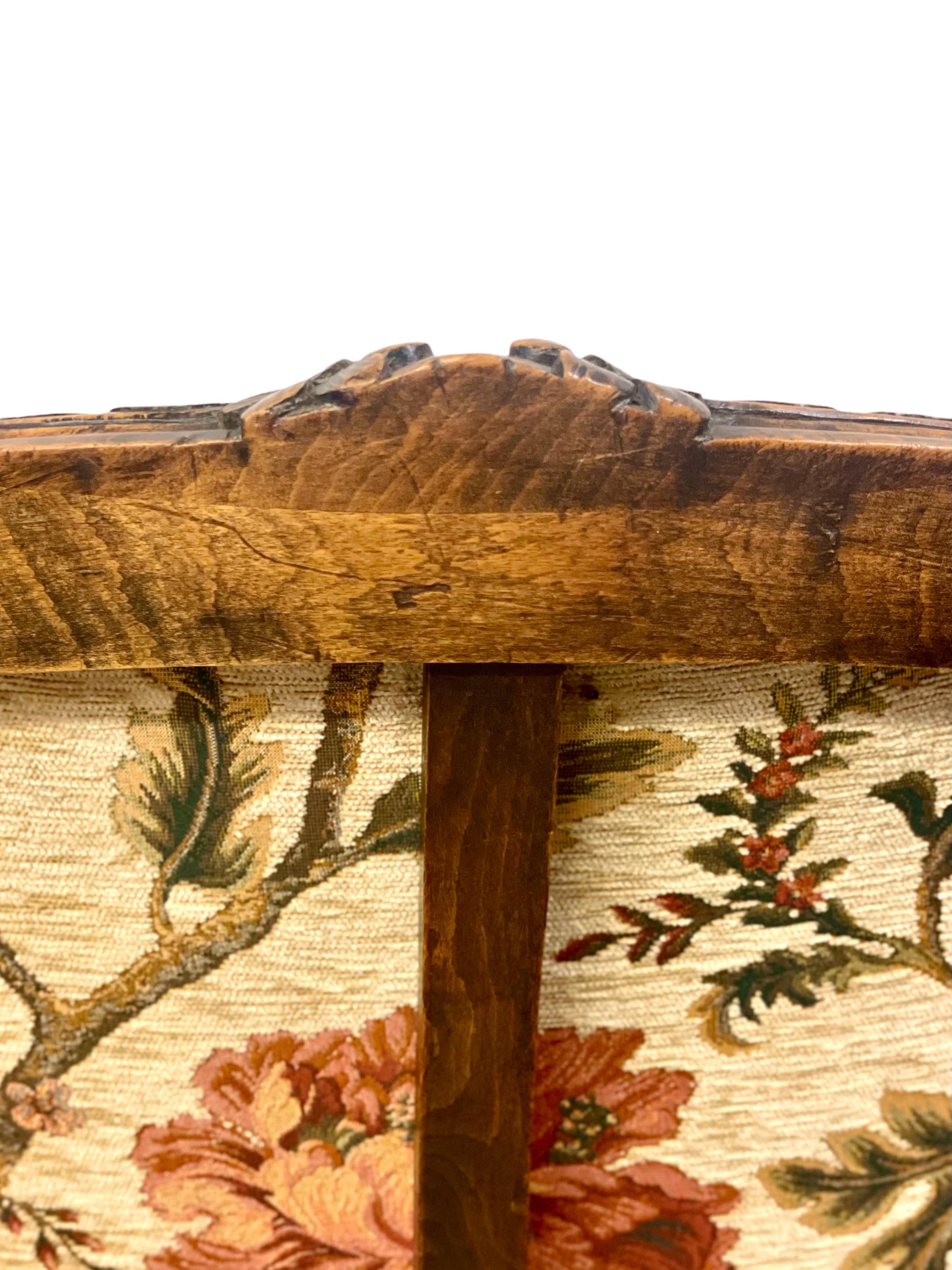 Louis XV Stil Paar Stühle aus Nussbaumholz Bergeres im Angebot 4