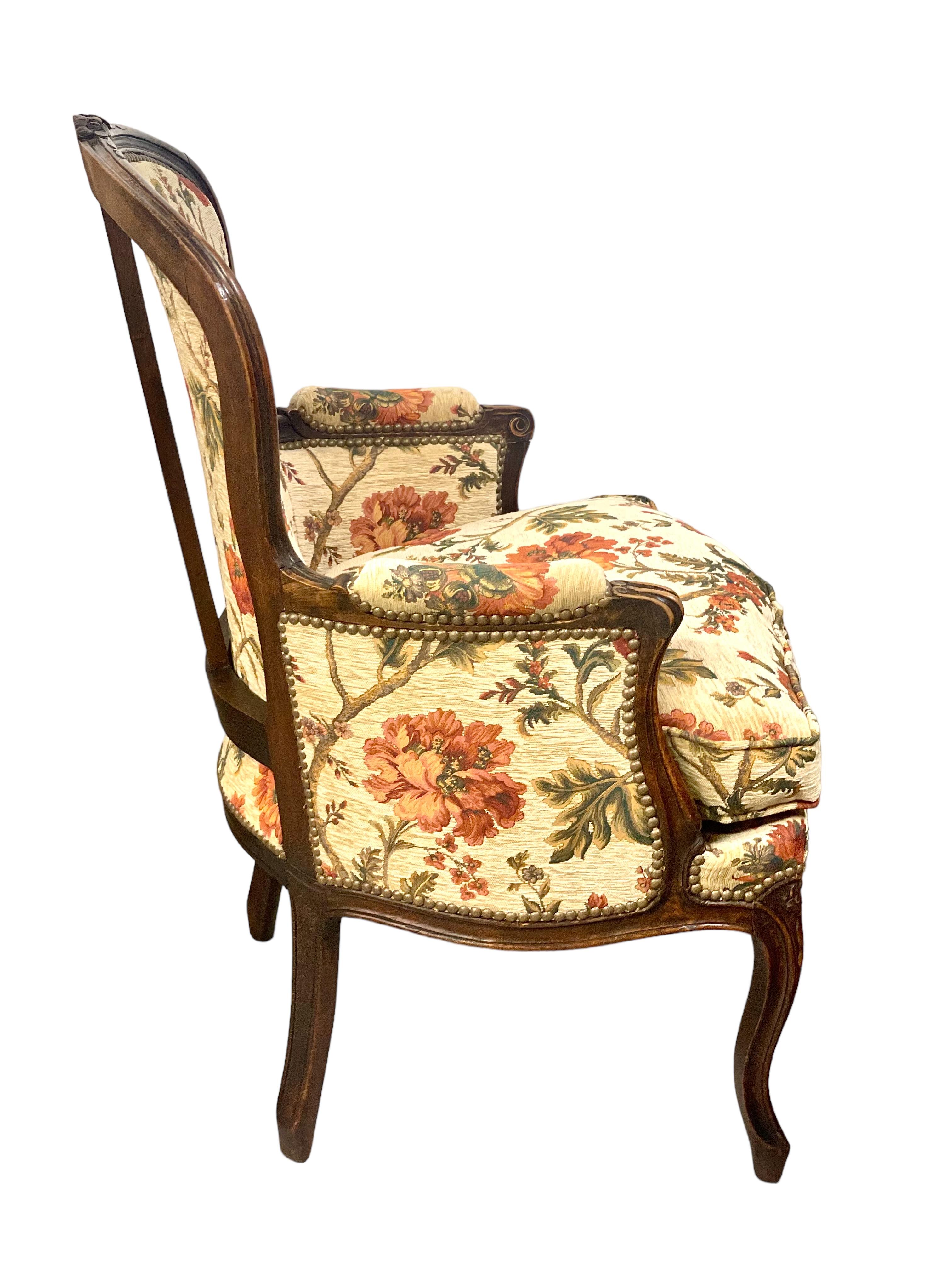 Louis XV Stil Paar Stühle aus Nussbaumholz Bergeres (Walnuss) im Angebot