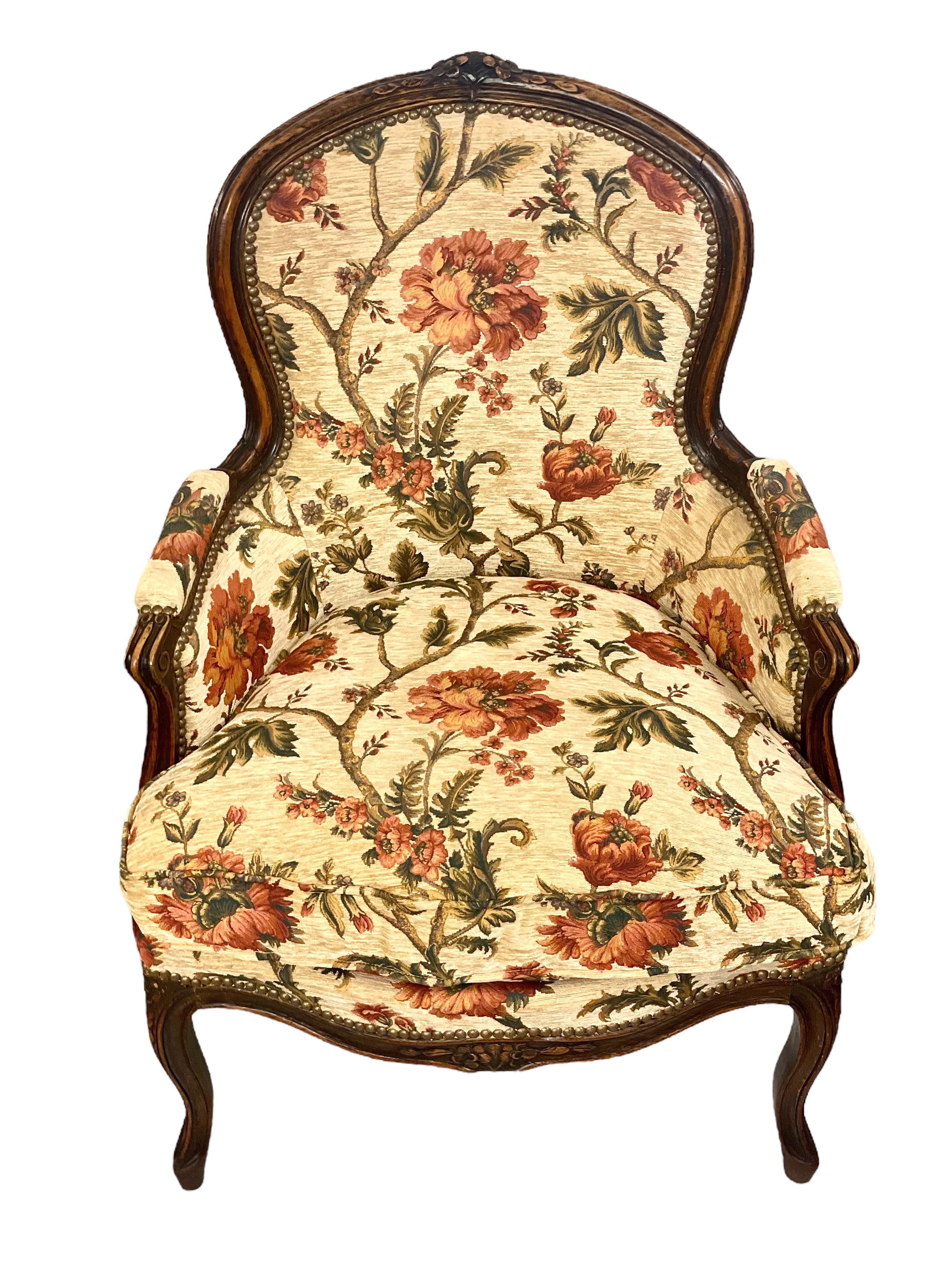 Paire de chaises Berger en noyer de style Louis XV en vente 1