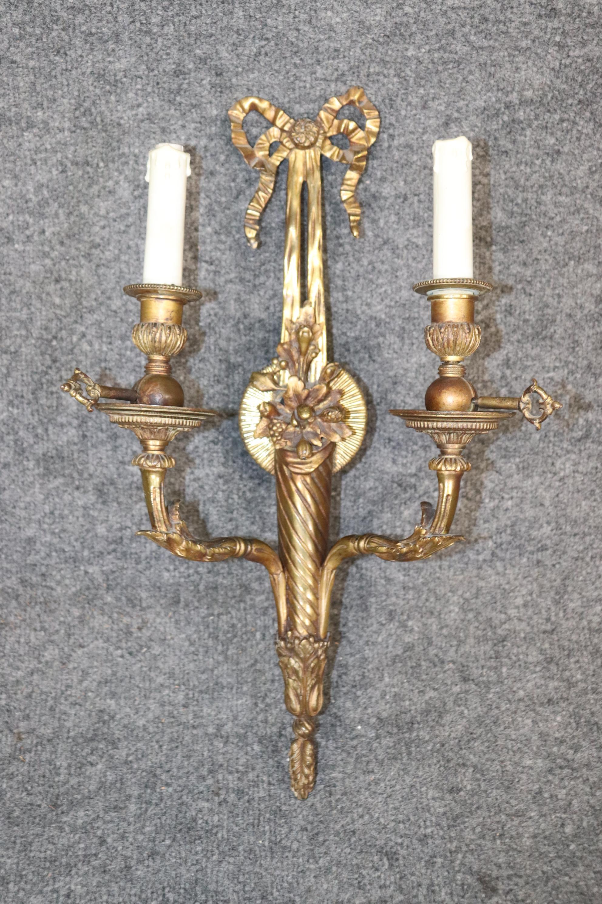 Metalwork Pair of Antique Louis XV Style French Brass Wall Sconces For Sale