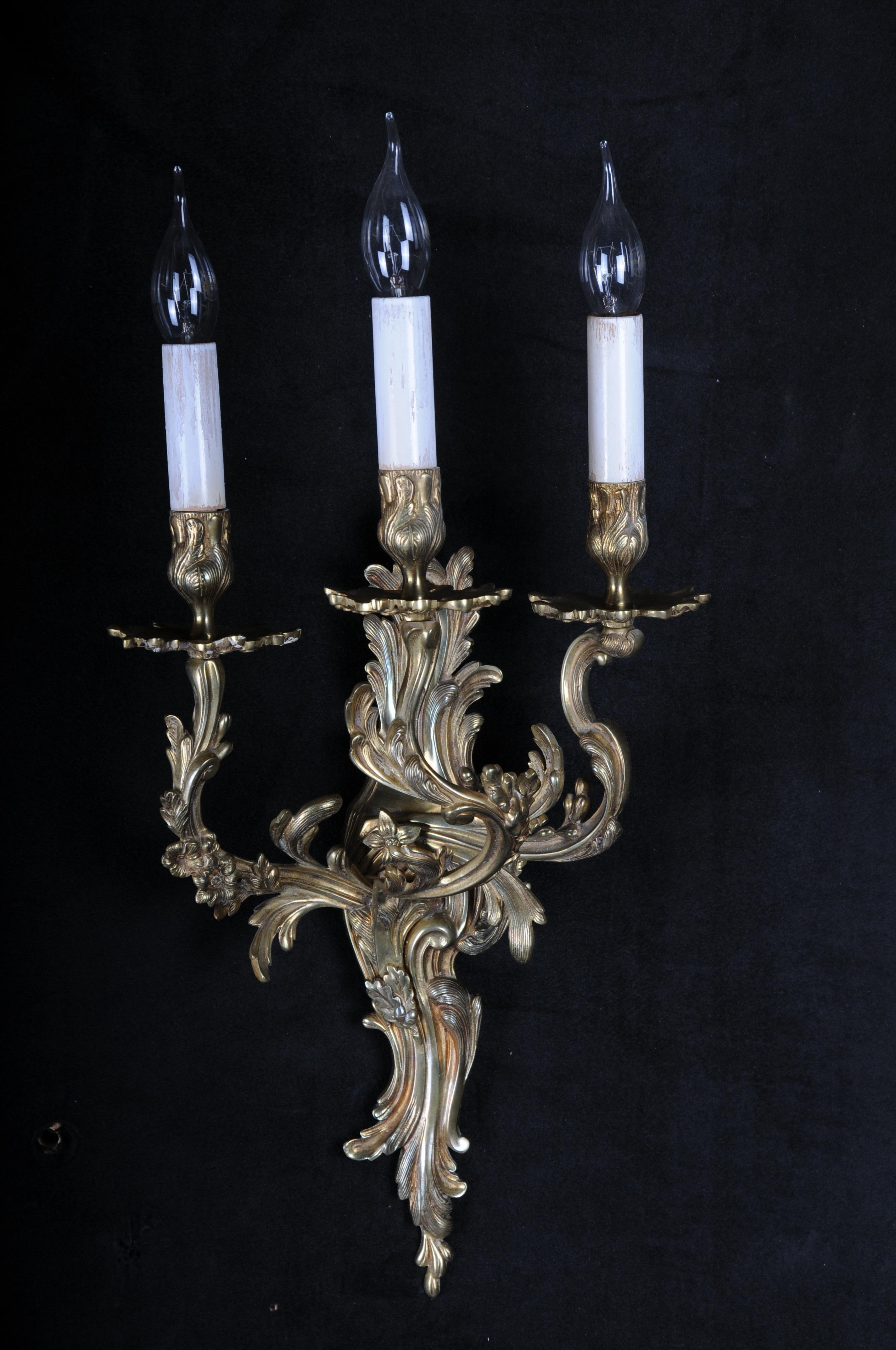 Gilt Pair of antique Louis XV wall lamps/sconces, bronze