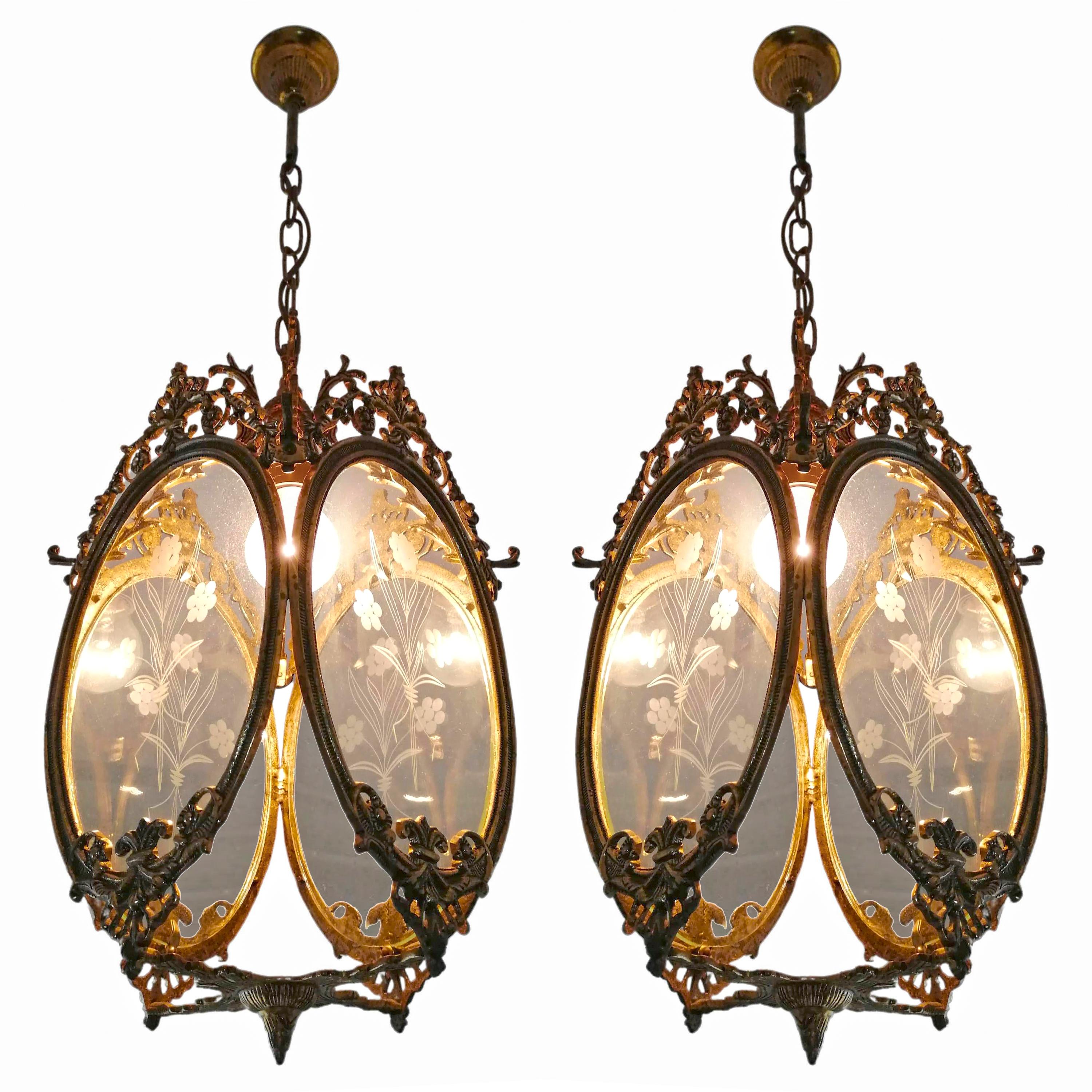 Paire de lanternes françaises anciennes Louis XVI en bronze doré et verre taillé en vente 2