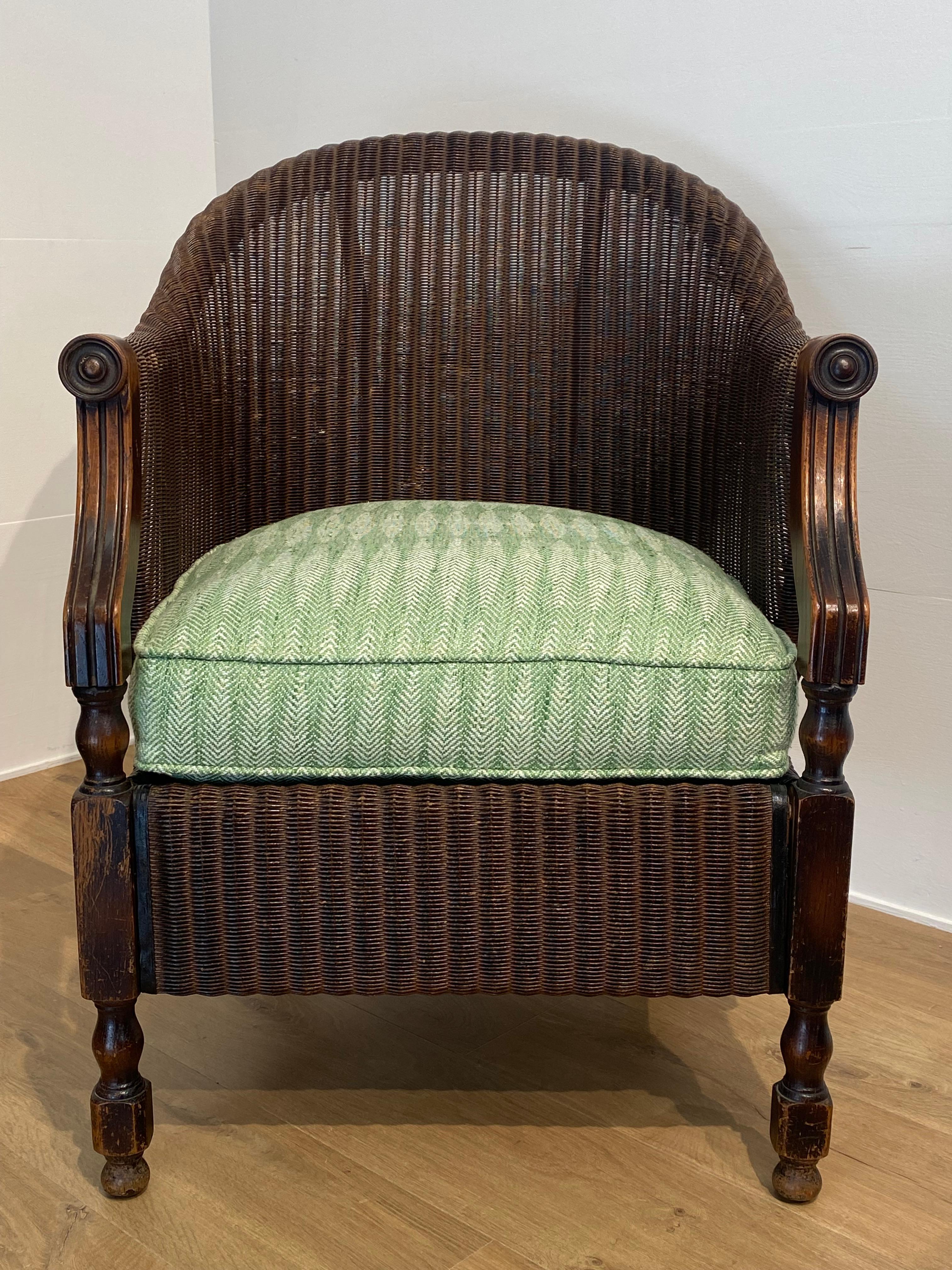 Pair of antique Loyd Loom Chairs In Rattan In Fair Condition For Sale In Schellebelle, BE