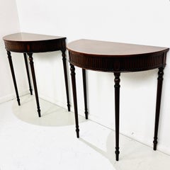 Paire de tables console Demi Lune en acajou ancien