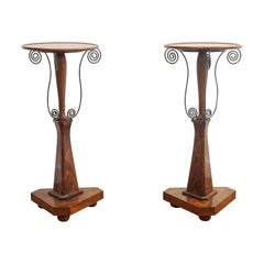 Paire de tables d'appoint anciennes en acajou Geuridon