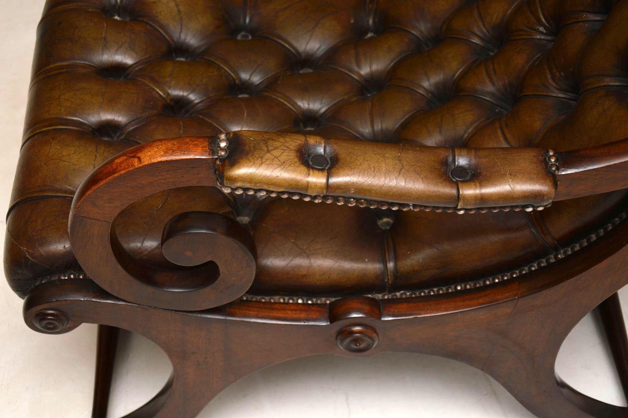 Pair of Antique Mahogany and Leather Armchairs In Good Condition In London, GB