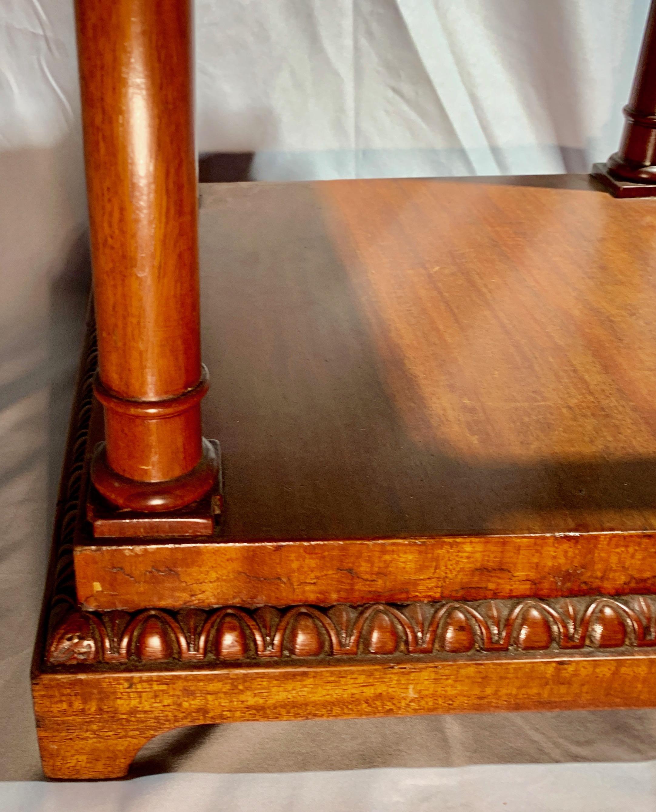 Pair of Antique Mahogany Pedestal Tables In Good Condition In New Orleans, LA
