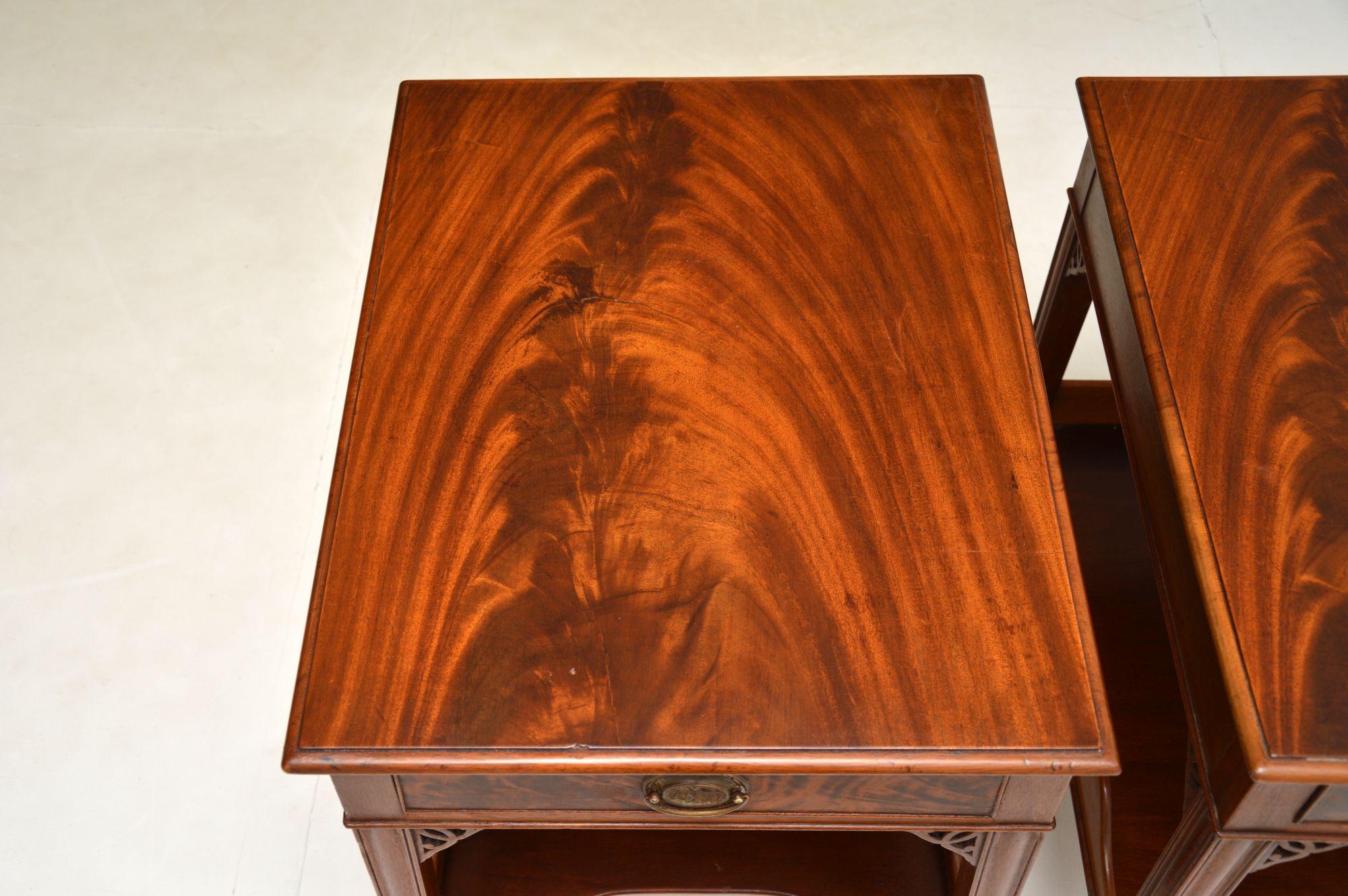 Pair of Antique Mahogany Side / Bedside Tables In Good Condition In London, GB