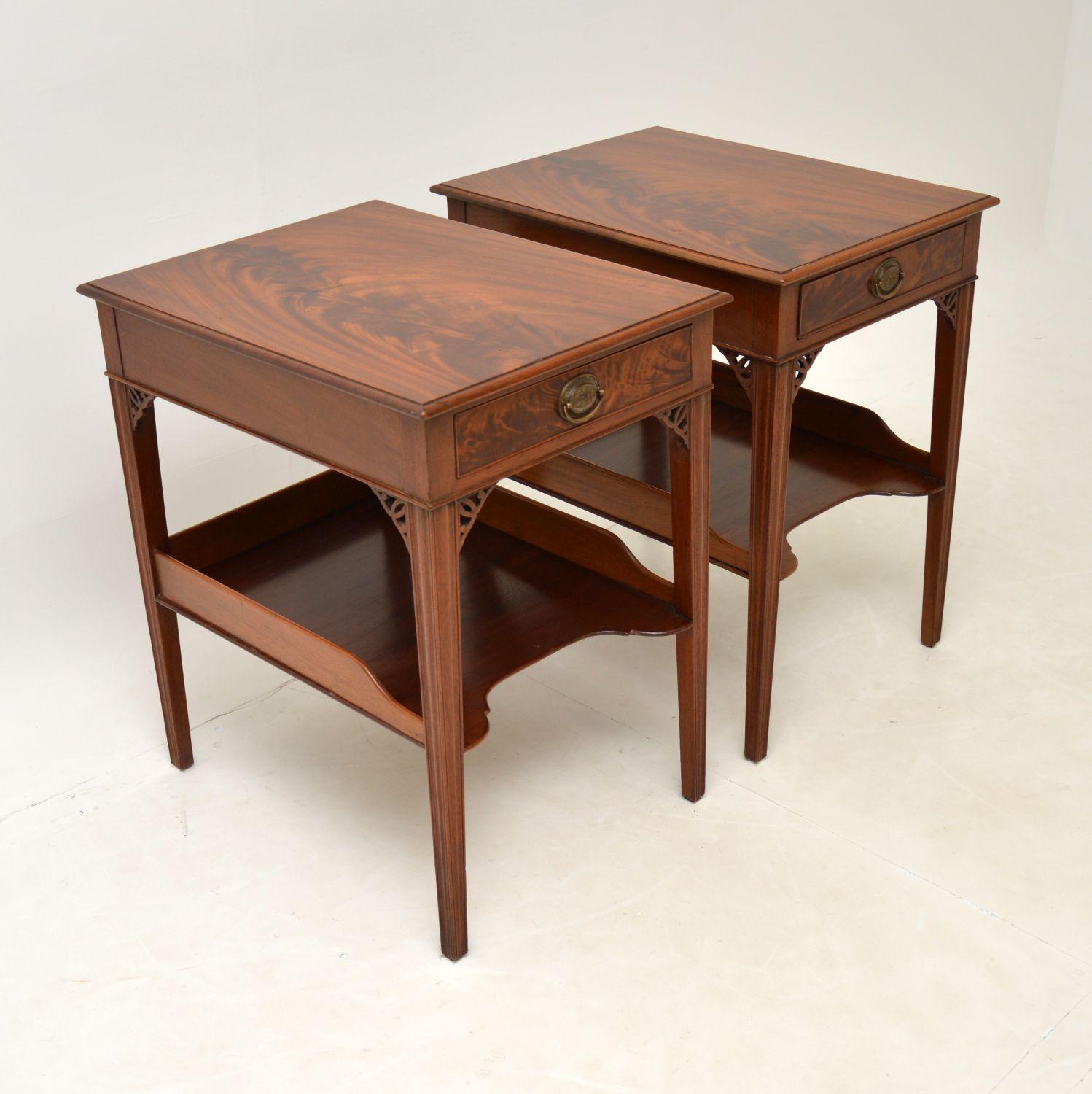 19th Century Pair of Antique Mahogany Side / Bedside Tables