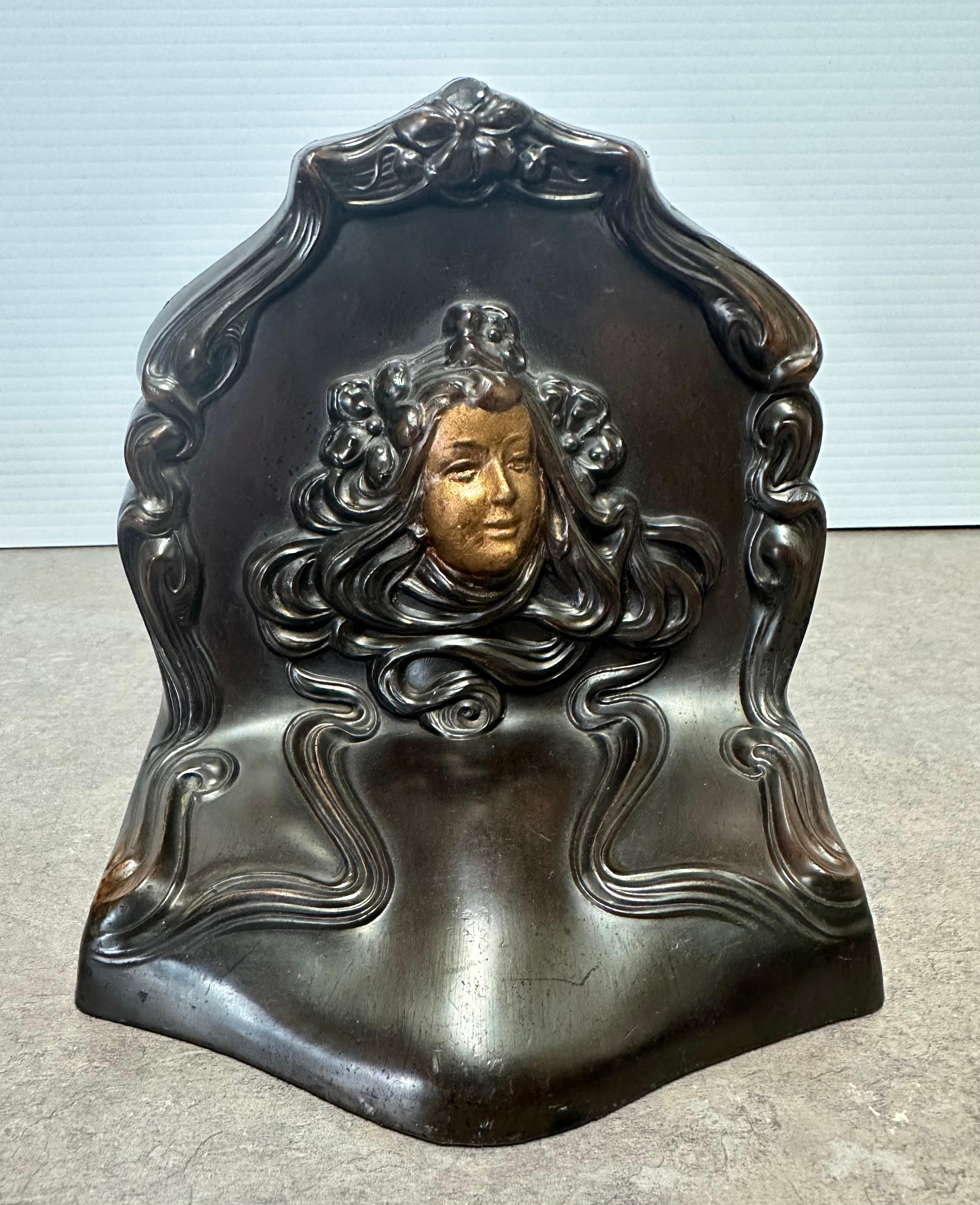 Coppia di fermalibri antichi in stile Art Nouveau 