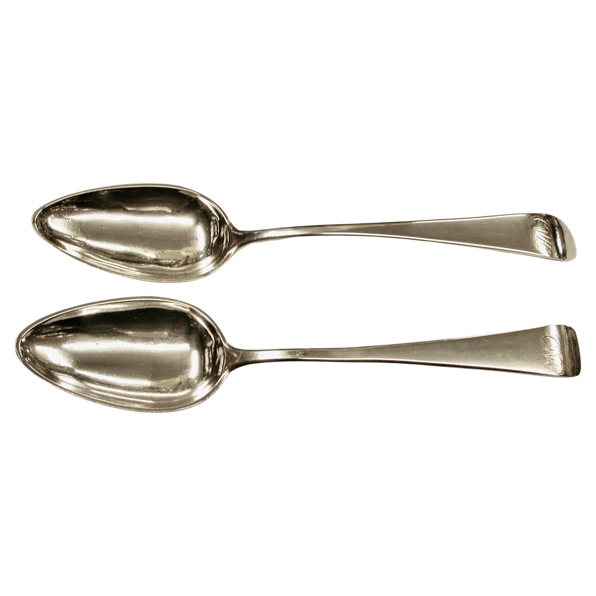 Coppia di antichi cucchiai da tavola in argento maltese, realizzati da Andrea Naudi, circa 1805