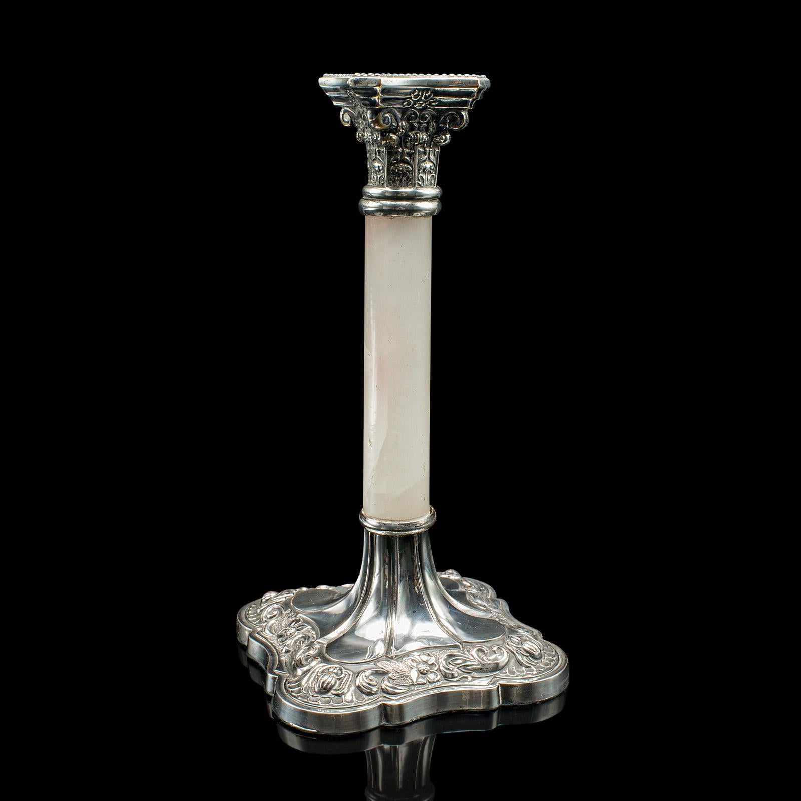 Pareja De Candeleros Antiguos De Repisa, Ingleses, Plateados, Victorianos, 1900 Británico en venta