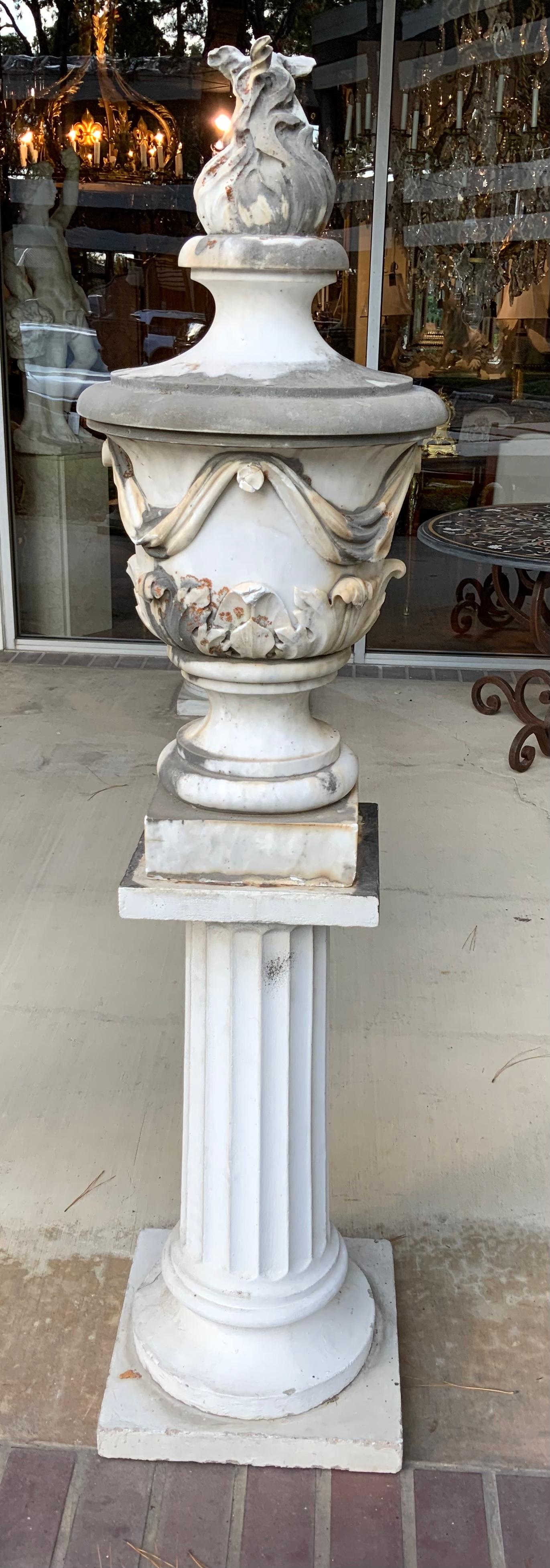 Hand-Carved Pair of Antique Marble Carved Urns on Pedestals For Sale