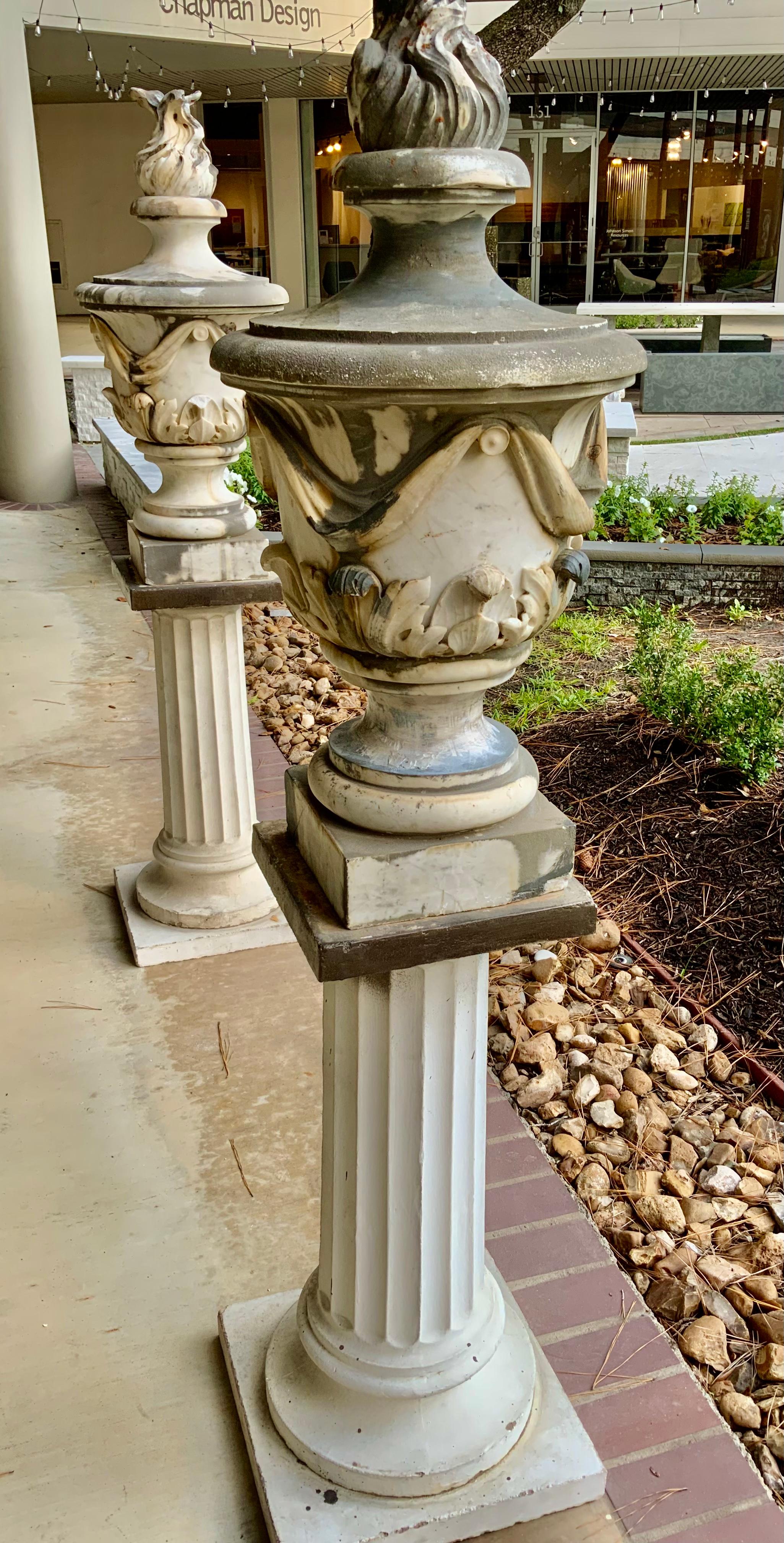 Pair of Antique Marble Carved Urns on Pedestals In Good Condition For Sale In Houston, TX