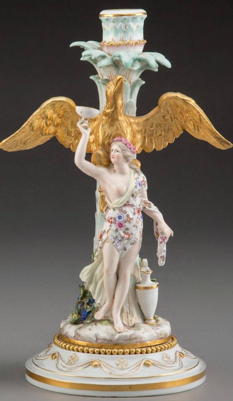Pareja de candeleros rococó Meissen antiguos Hebe y Ganímedes Dorado en venta