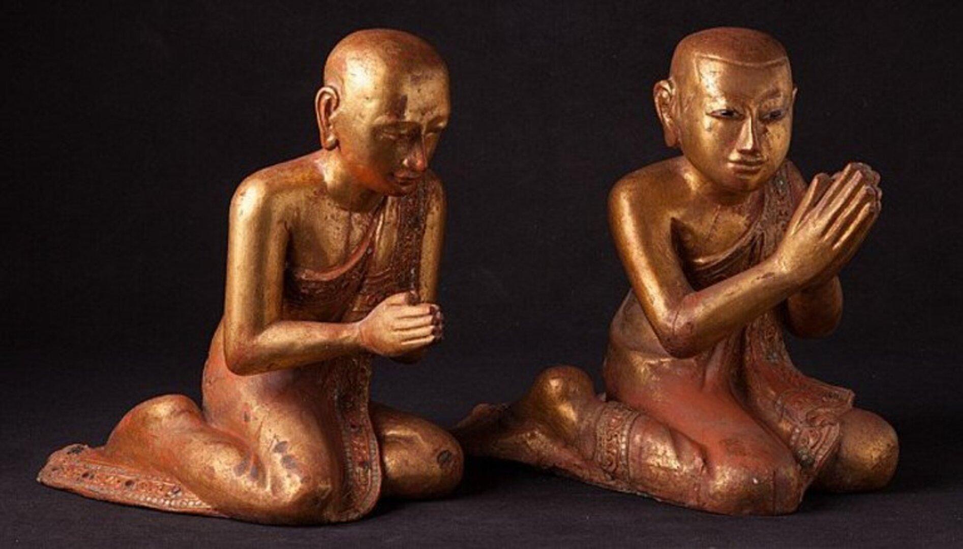 Pair of Antique Monk Statues from Burma For Sale 1