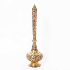 Paire de brûleurs d'encens ou de garnitures marocains anciens en laiton