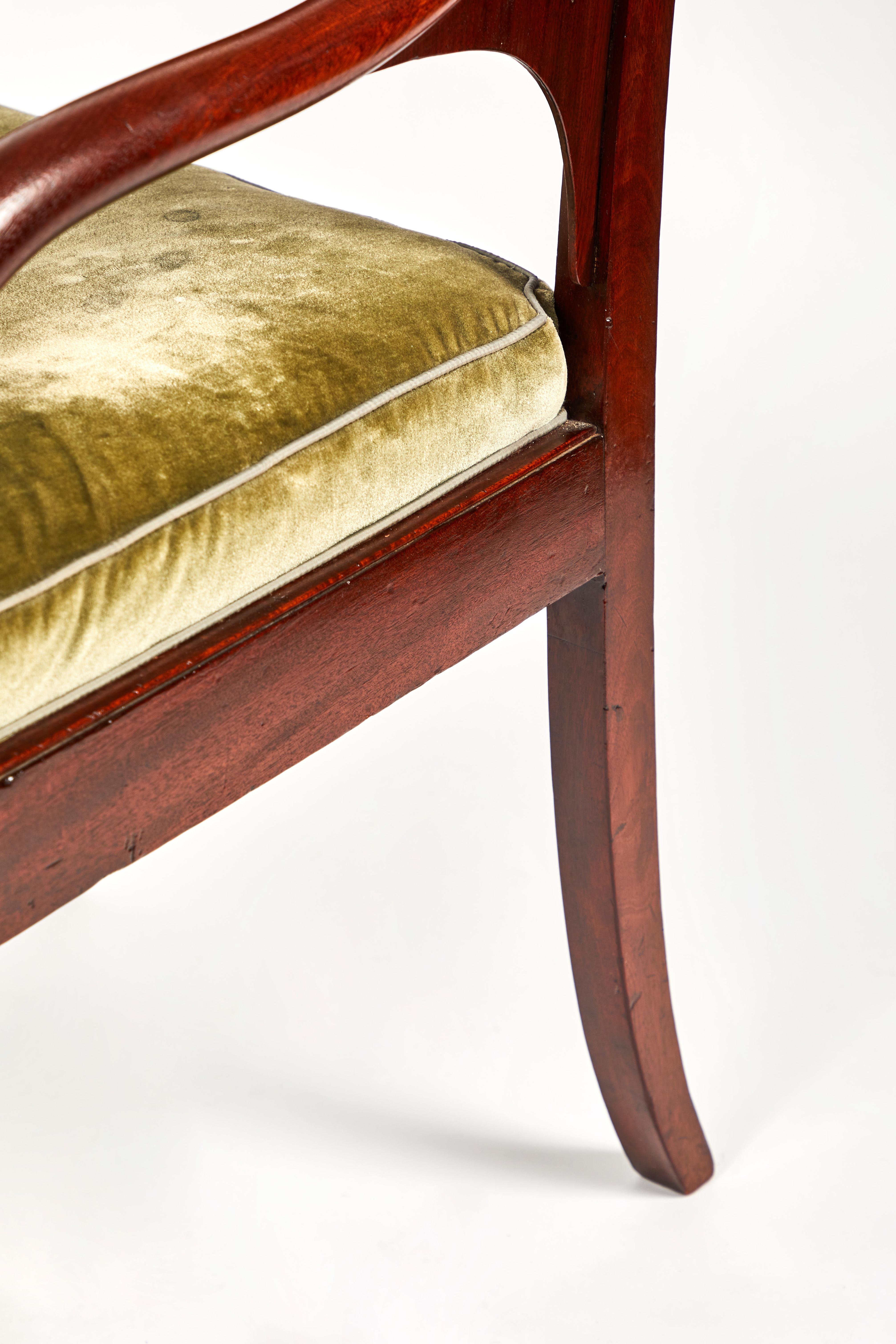 Antike neoklassizistische Sessel, frühes 19. Jahrhundert, Paar  im Angebot 3