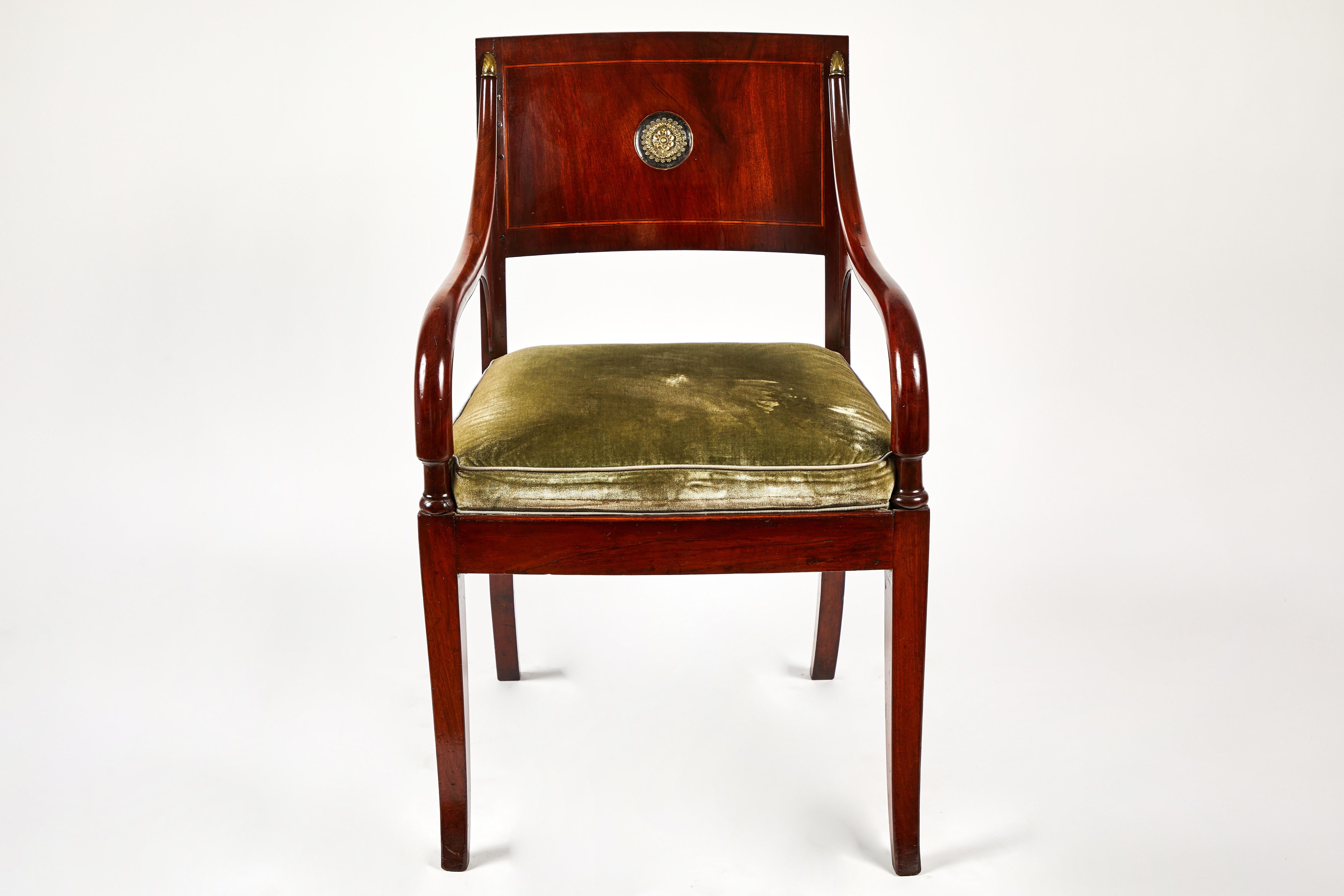 Antike neoklassizistische Sessel, frühes 19. Jahrhundert, Paar  im Angebot 4