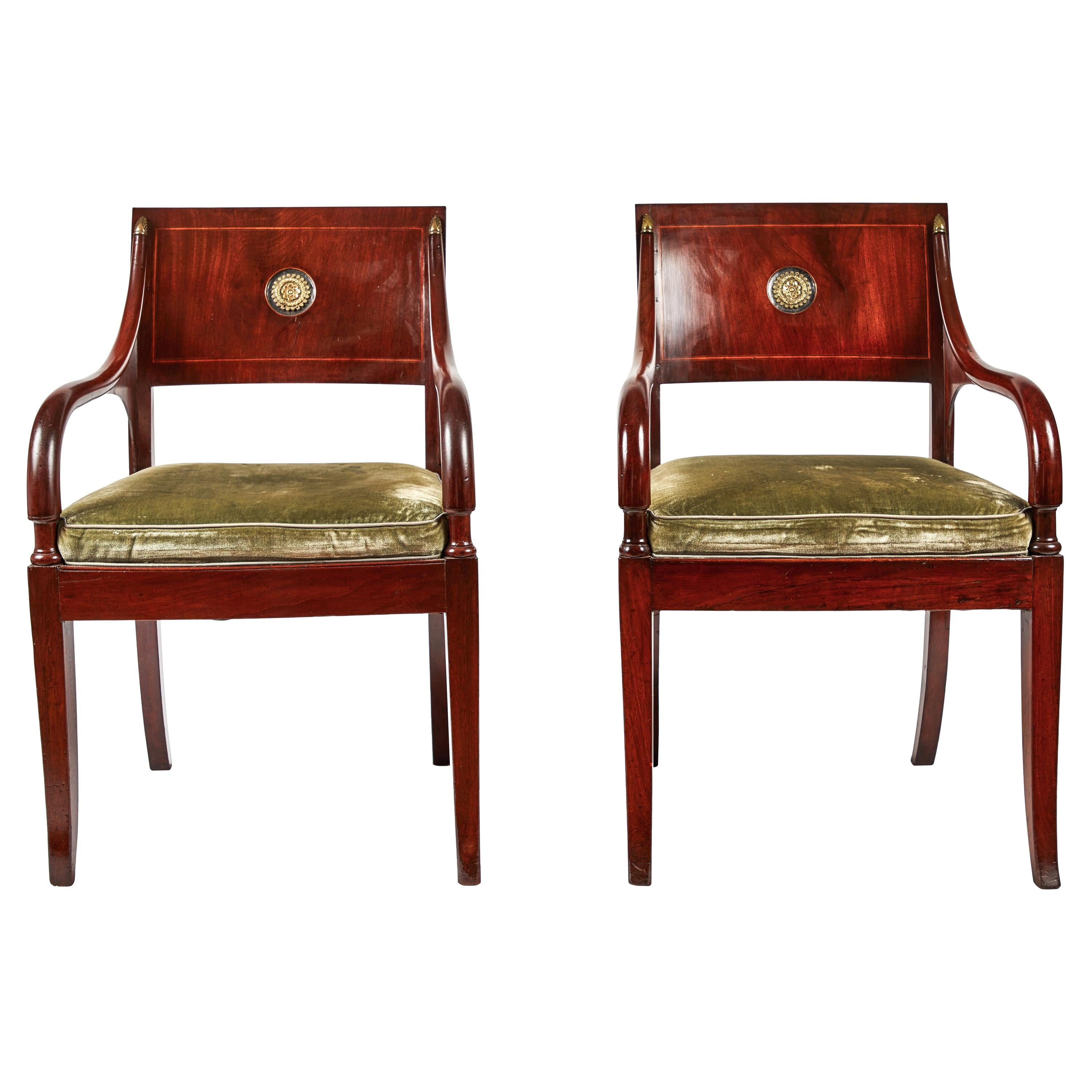 Paire de fauteuils néoclassiques anciens de style néoclassique, début du XIXe siècle 