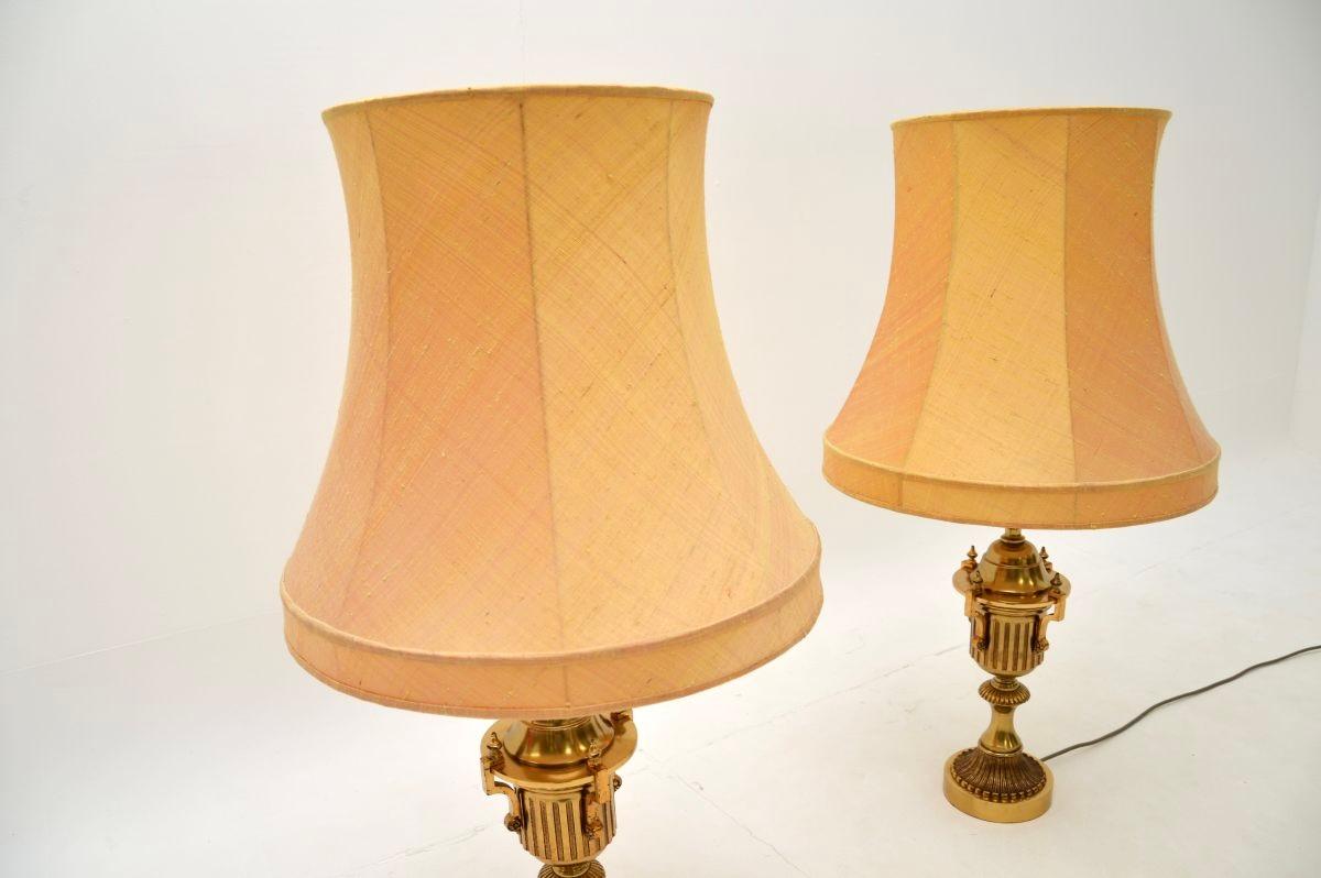 Pair of Antique Neoclassical Style Brass Table Lamps In Good Condition For Sale In London, GB
