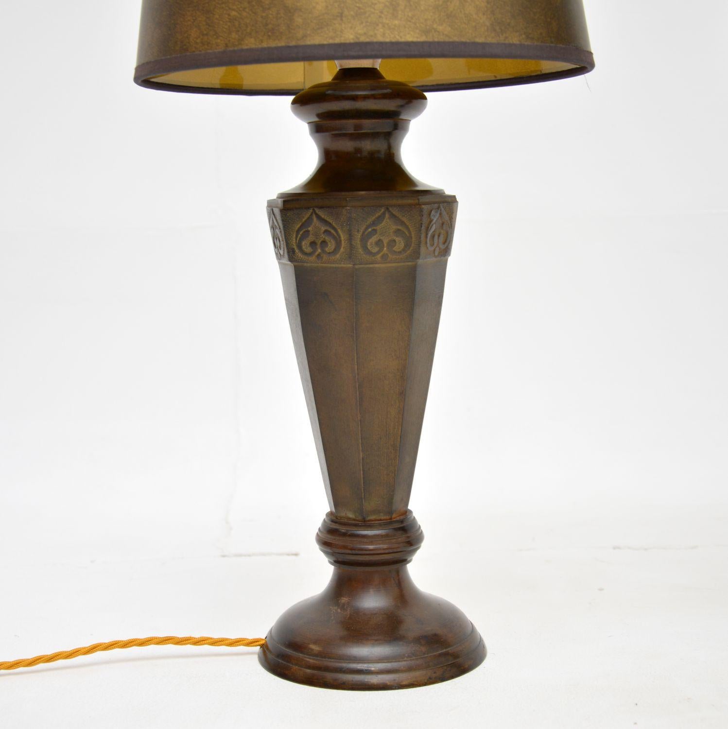 English Pair of Antique Neoclassical Style Solid Bronze Table Lamps For Sale