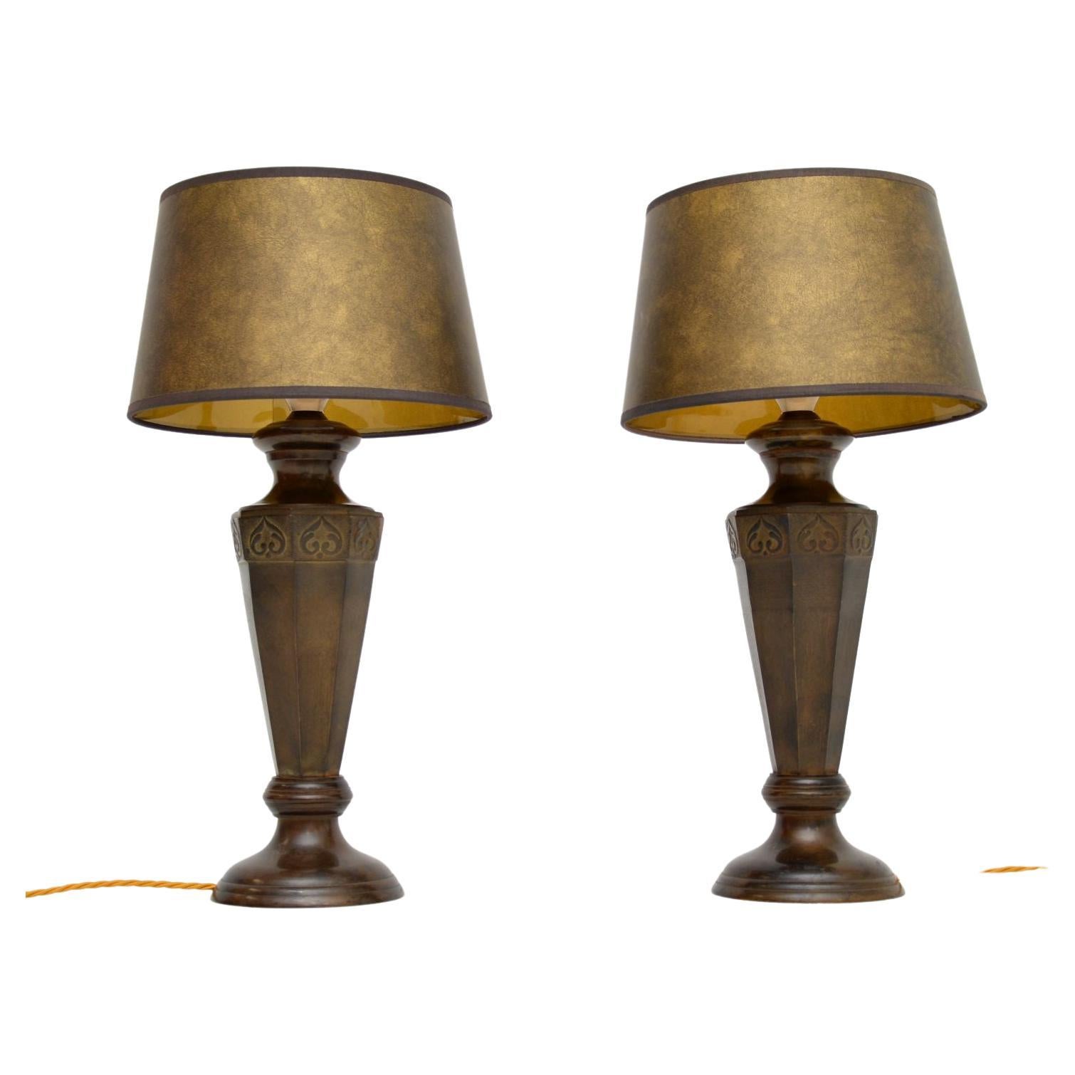 Paar antike Tischlampen aus massiver Bronze im neoklassischen Stil