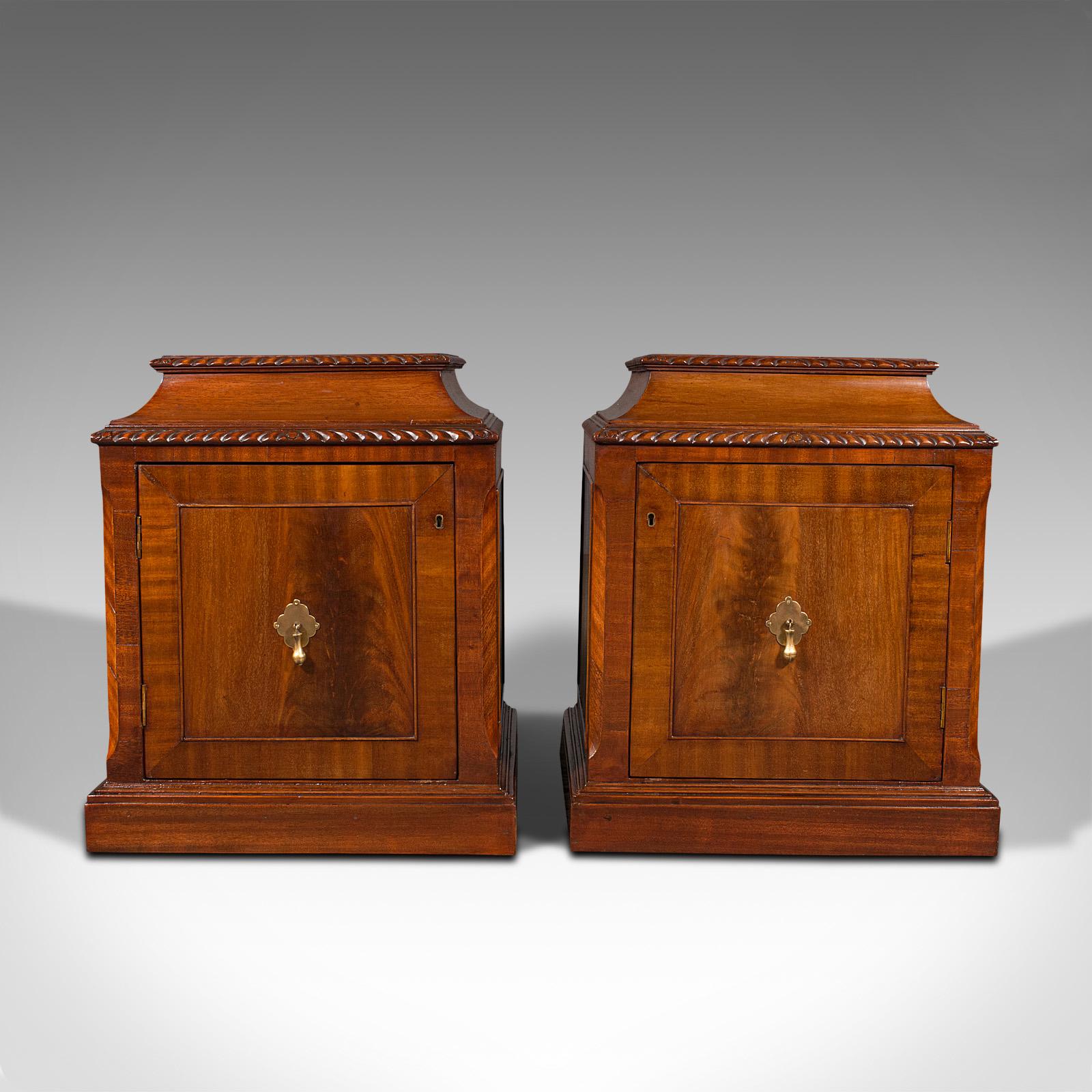 This is a pair of antique nightstands. An English, mahogany sarcophagus top bedside or fireside cabinet, dating to the William IV period and later, circa 1835.

Impressive form and finish, ideal for the grand bedroom or lounge
Displaying a