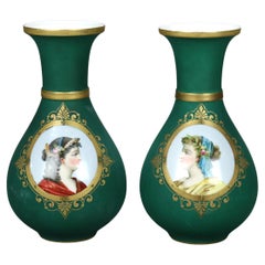 Paire de vases à portrait en porcelaine dorée et peinte à la main, Old Paris, vers 1890