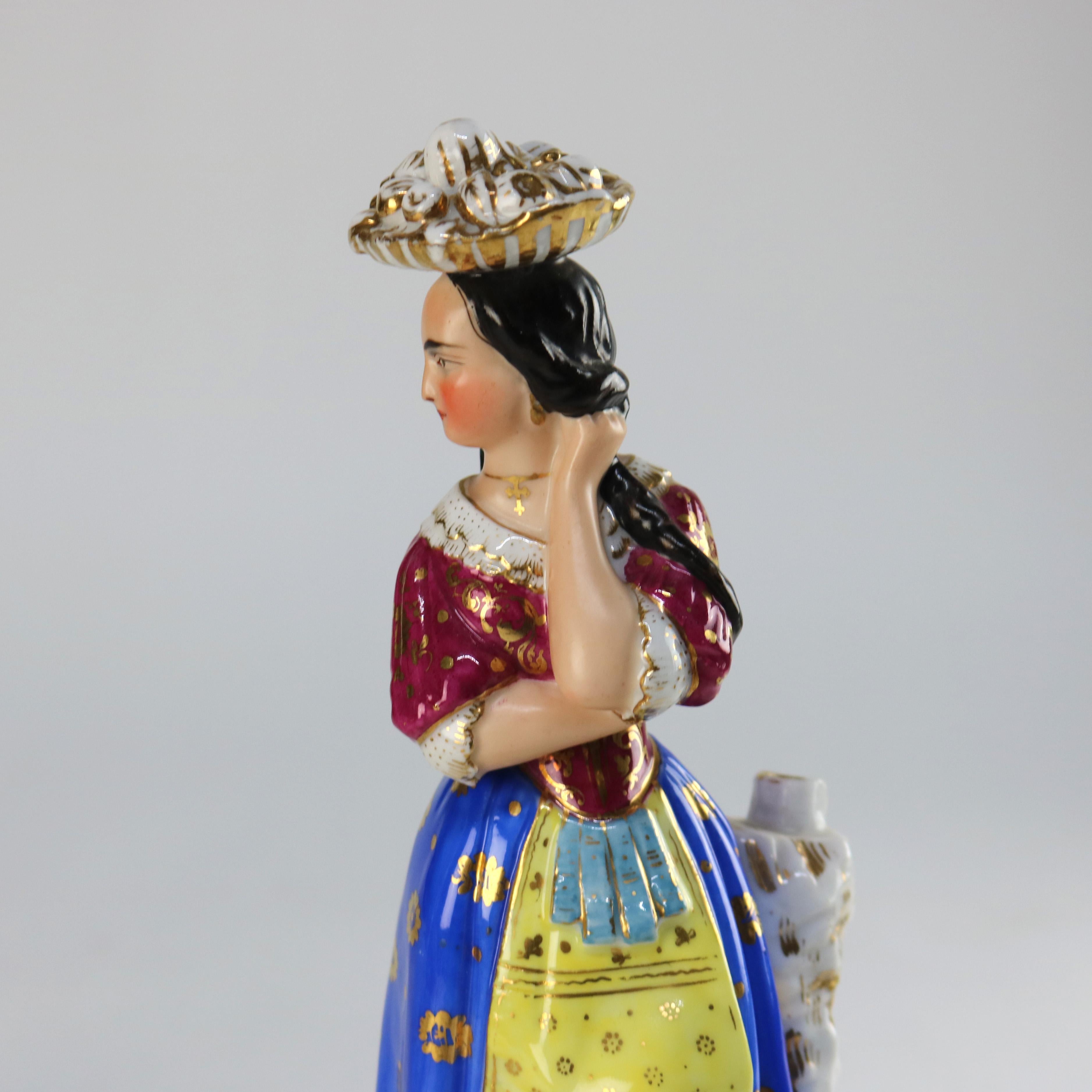 Porcelaine Paire de figurines d'homme et de femme en porcelaine Old Paris C1890 en vente