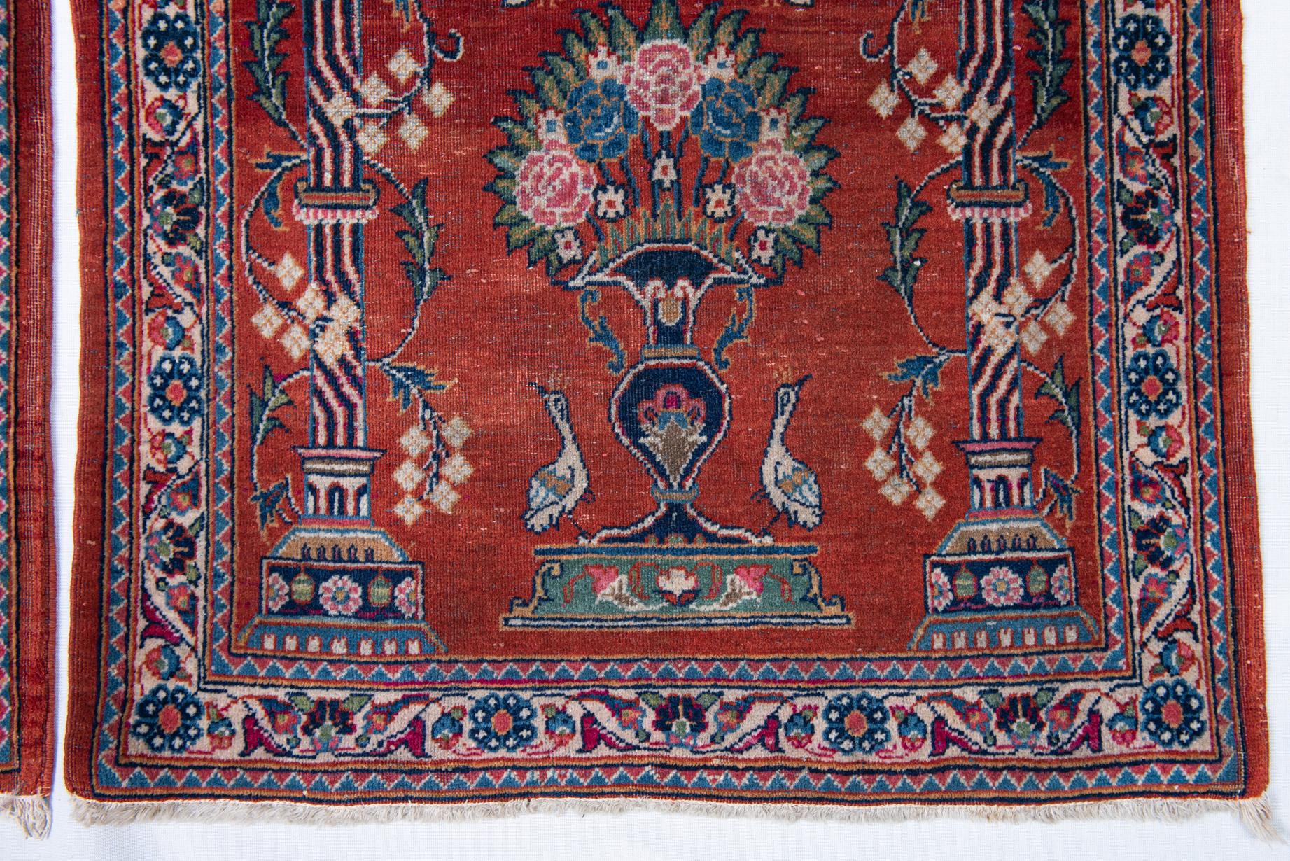 Pair of Antique Oriental Carpets with Qajar Dynasty Crown In Excellent Condition For Sale In Alessandria, Piemonte