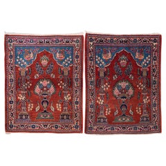 Paire de tapis orientaux anciens avec couronne de la Dynastie Qajar