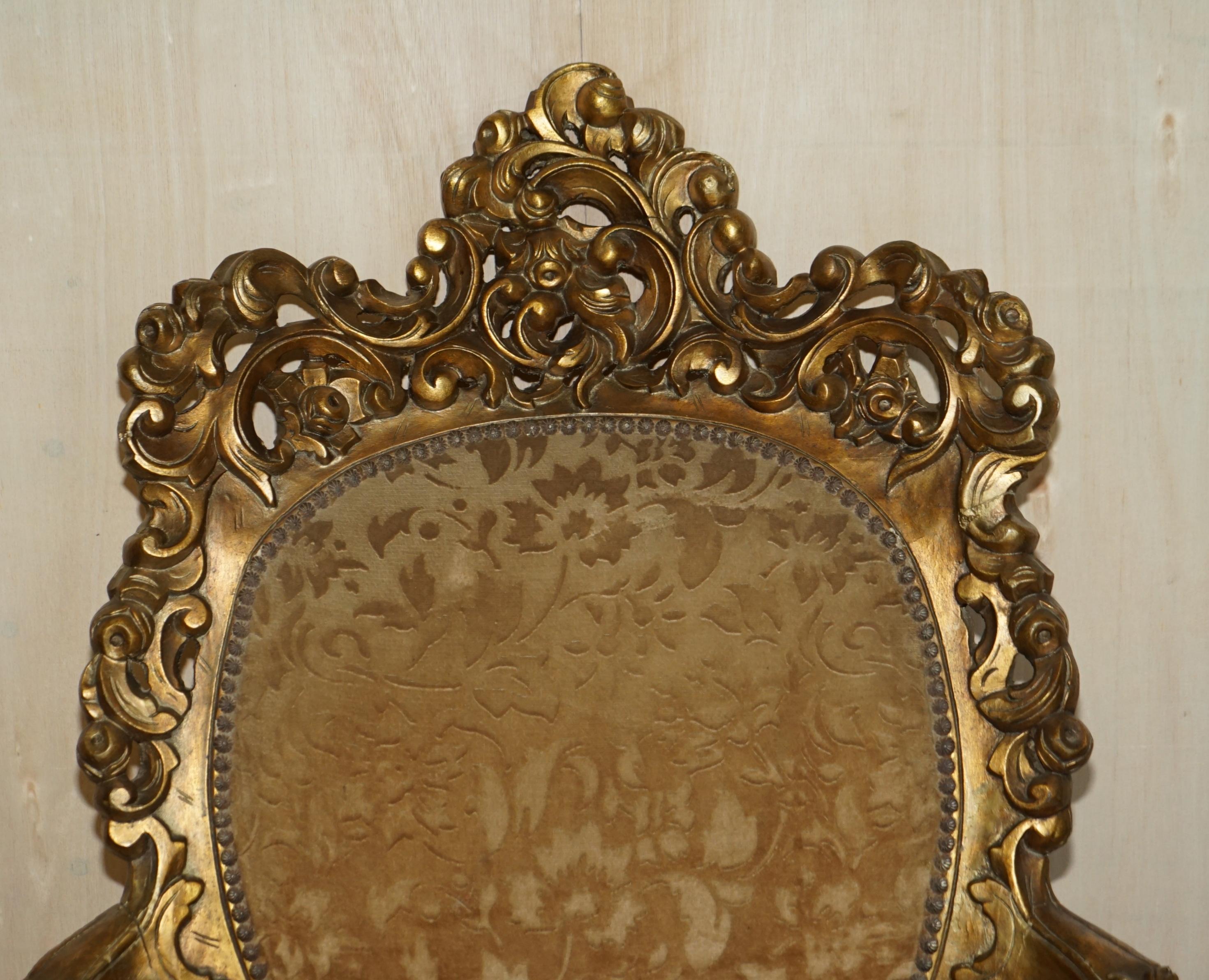 Fait main Paire d'armoires antiques originales de style Louis XV en bois de tilleul français, de fabrication artisanale en vente