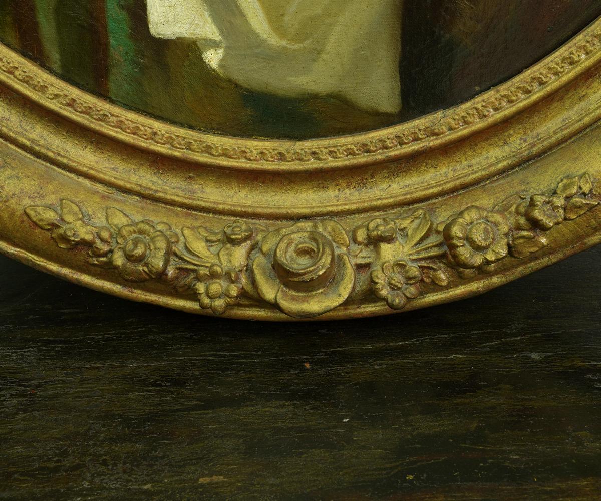 Paire de peintures à l'huile ovales anciennes dans leur cadre doré d'origine en vente 12