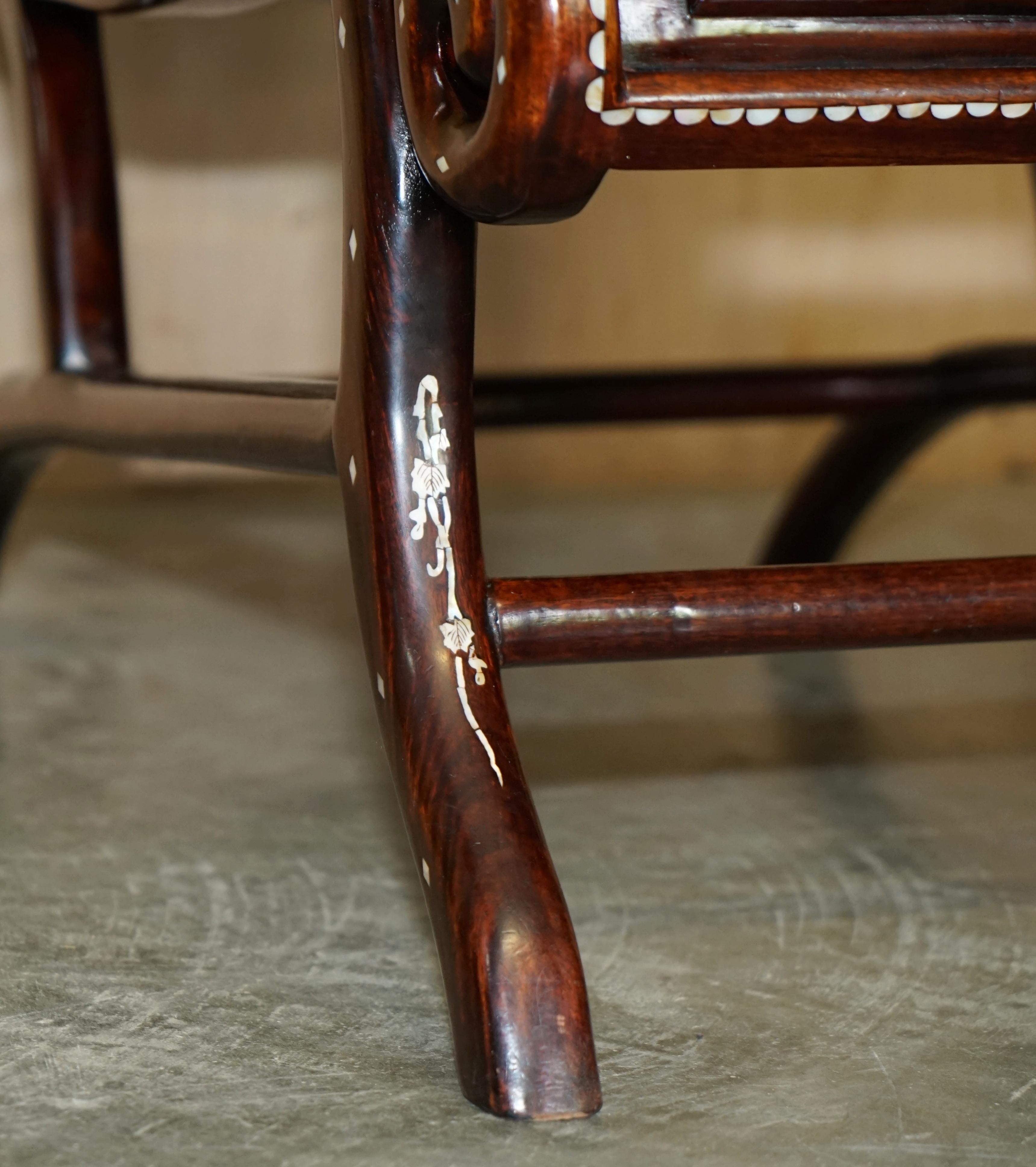 Pair of Antique Padauk & Mother of Pearl Reclined Plantation Armchairs & Table For Sale 3