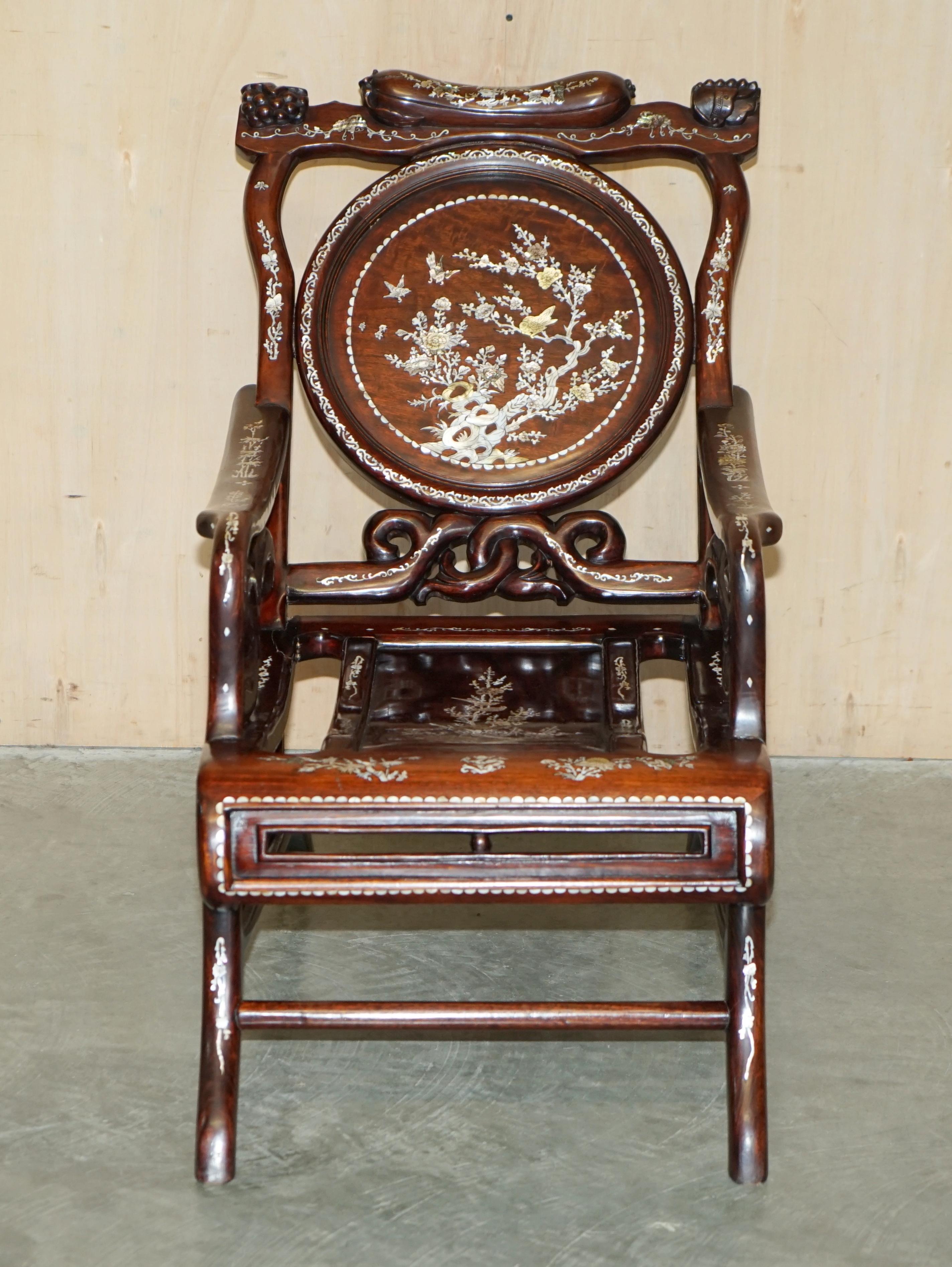 Chinese Pair of Antique Padauk & Mother of Pearl Reclined Plantation Armchairs & Table For Sale
