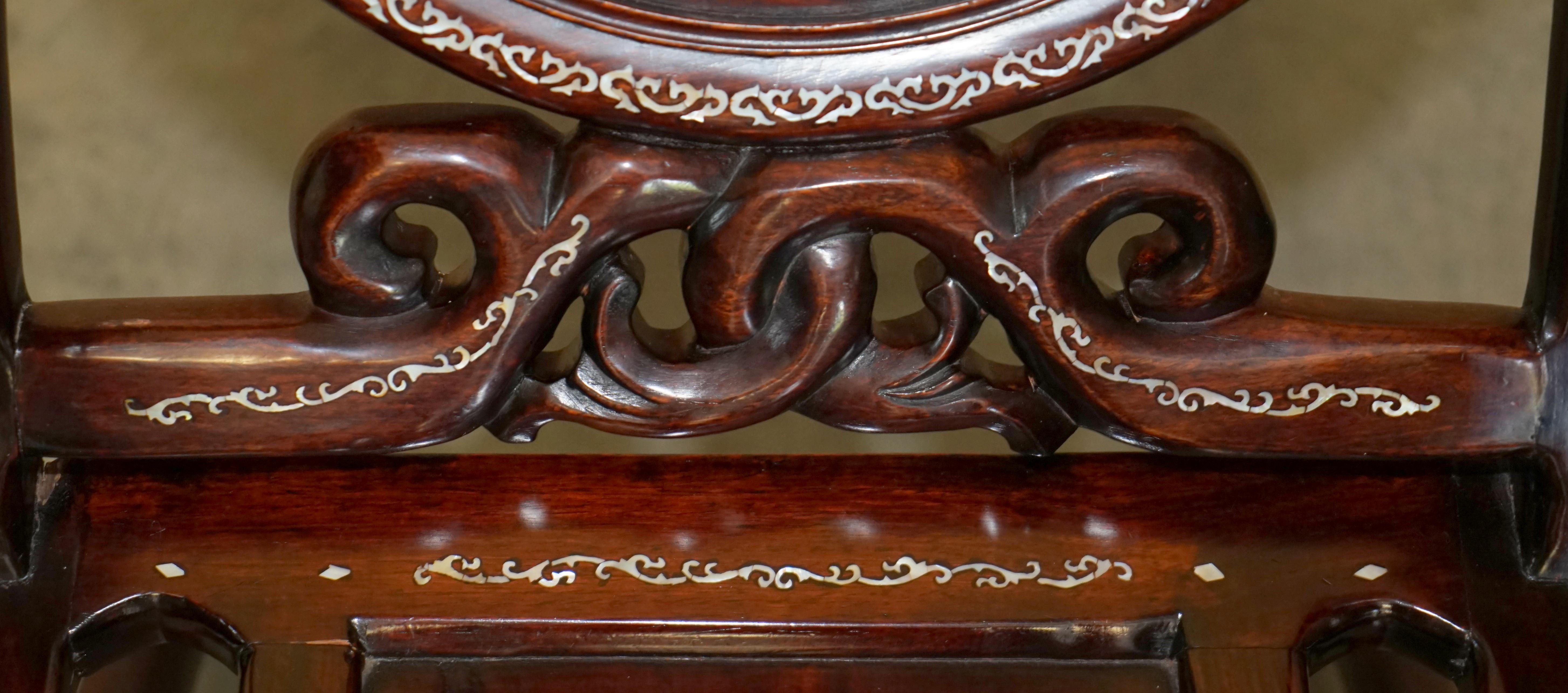 Pair of Antique Padauk & Mother of Pearl Reclined Plantation Armchairs & Table For Sale 1