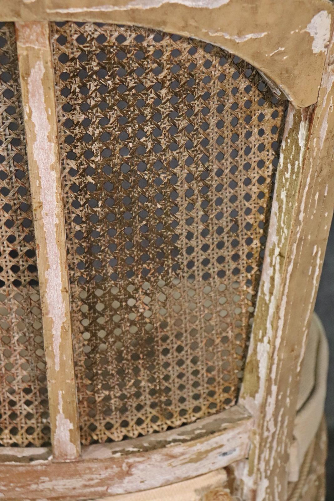 Paire de chaises françaises Louis XVI à dossier canné décoré de peinture, vers 1860 en vente 5