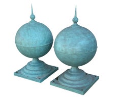 Paar antike lackierte Kupfer architektonische Kugel Post Finials