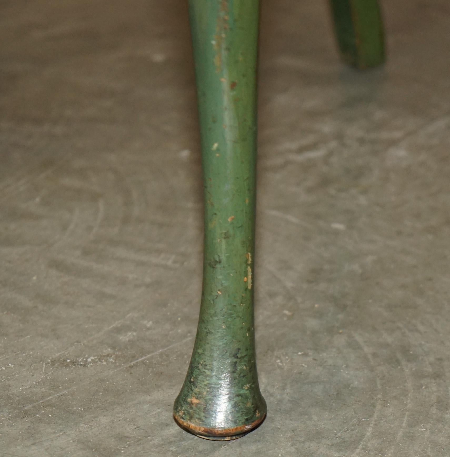 PAIR OF ANTIQUE PAINTED FINISH CHINESE EXPORT CHINOISERIE GREEN SIDE CHAIRs For Sale 4