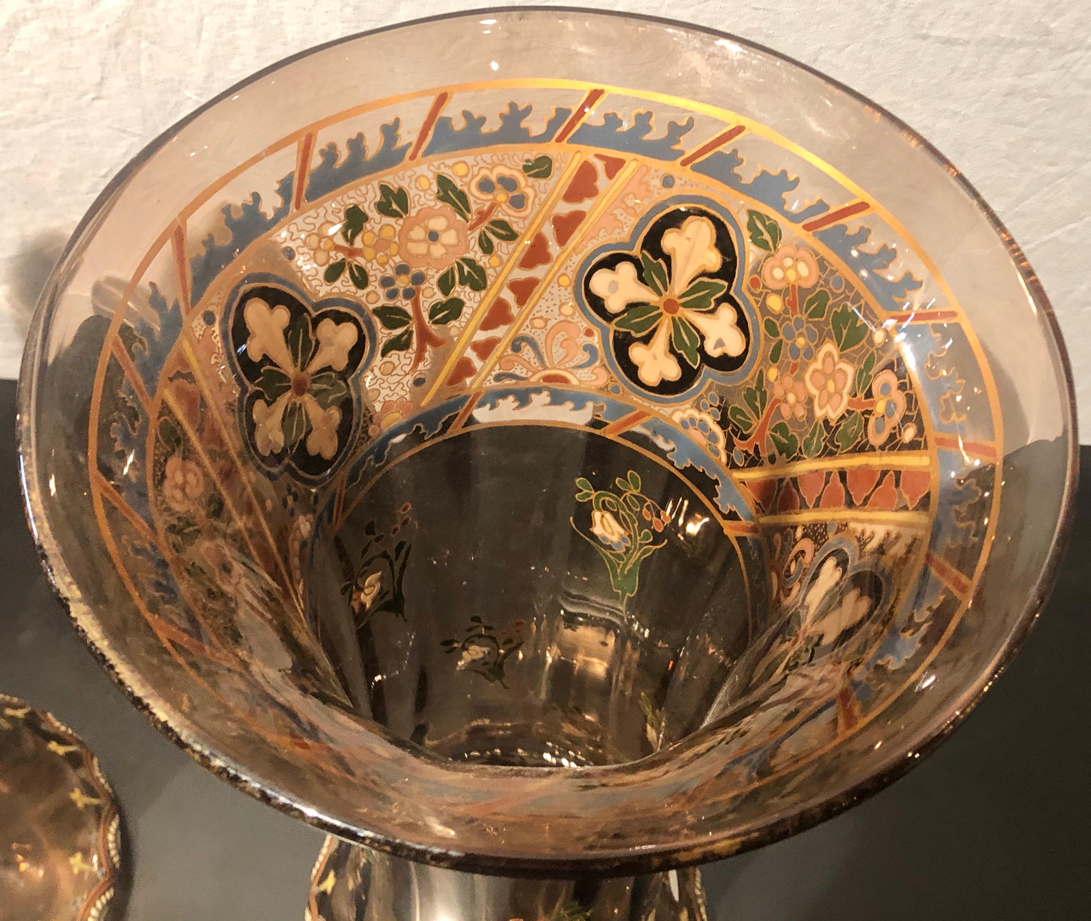 Paar antike palastartige französische Juwelenvasen oder Urnen im Stil von Emile Galle  (Französisch) im Angebot