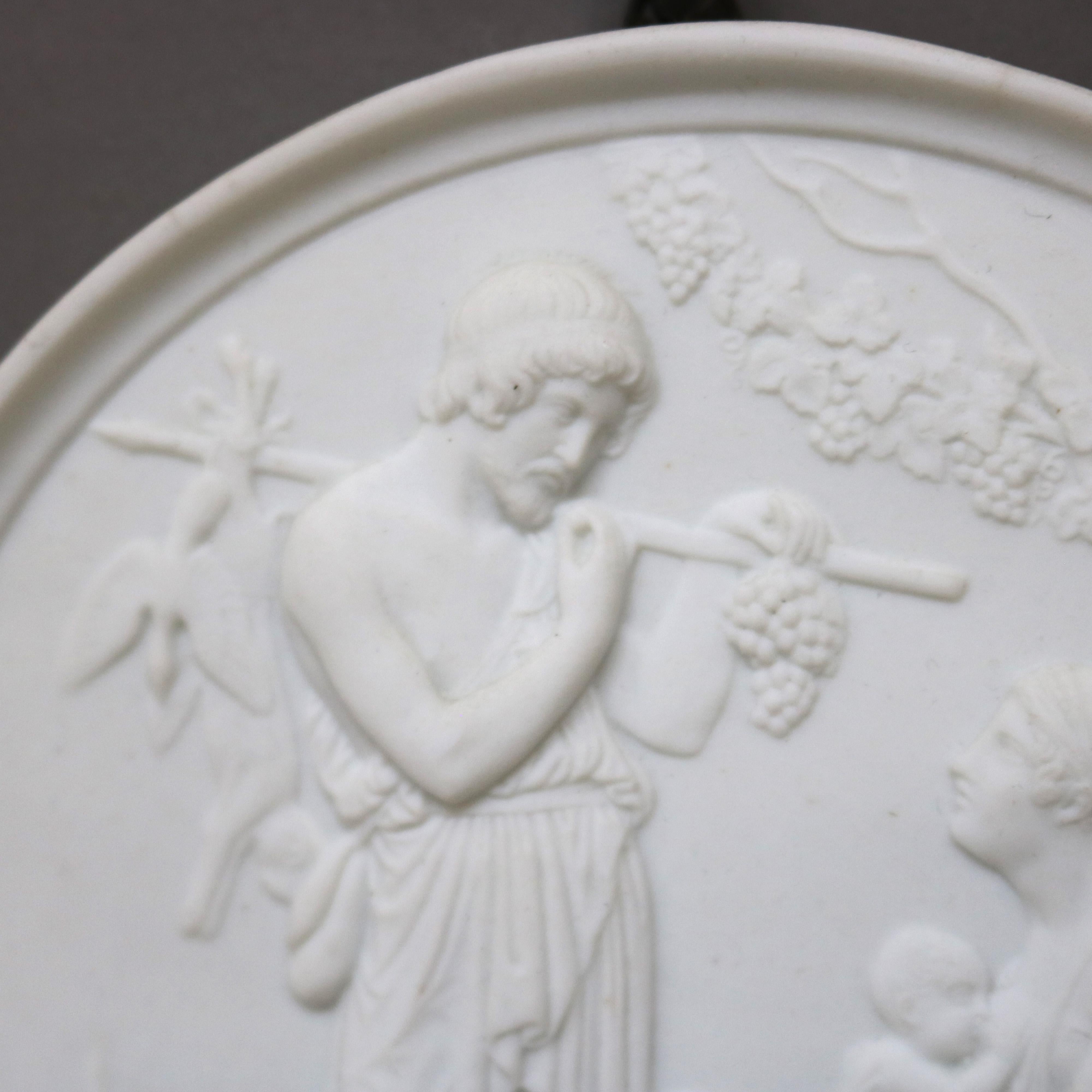 XIXe siècle Paire de plaques anciennes en porcelaine classique de Parian Ware C1880 en vente