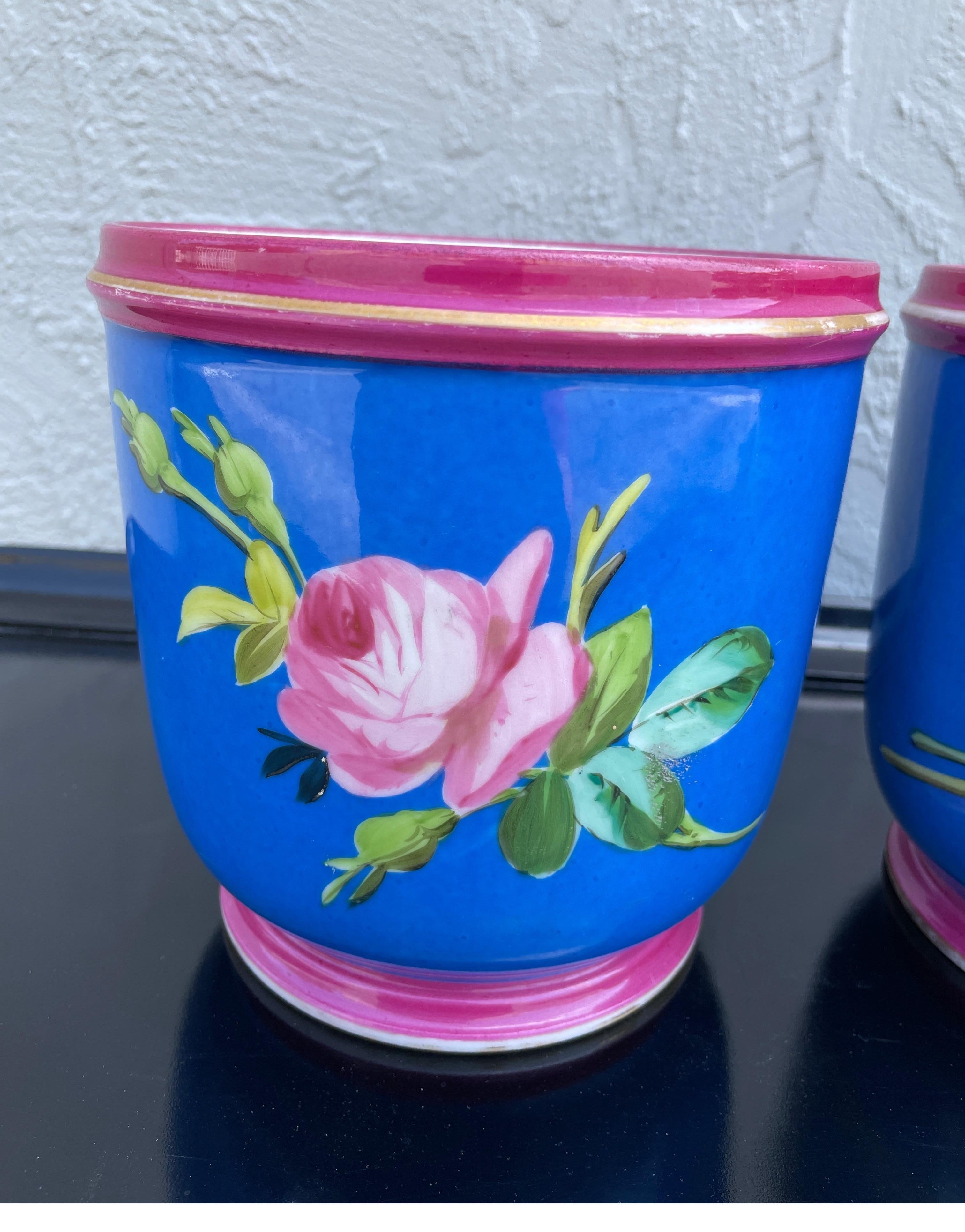 Pair of Antique Paris Porcelain Cachepots with Pink Peonies In Good Condition For Sale In West Palm Beach, FL